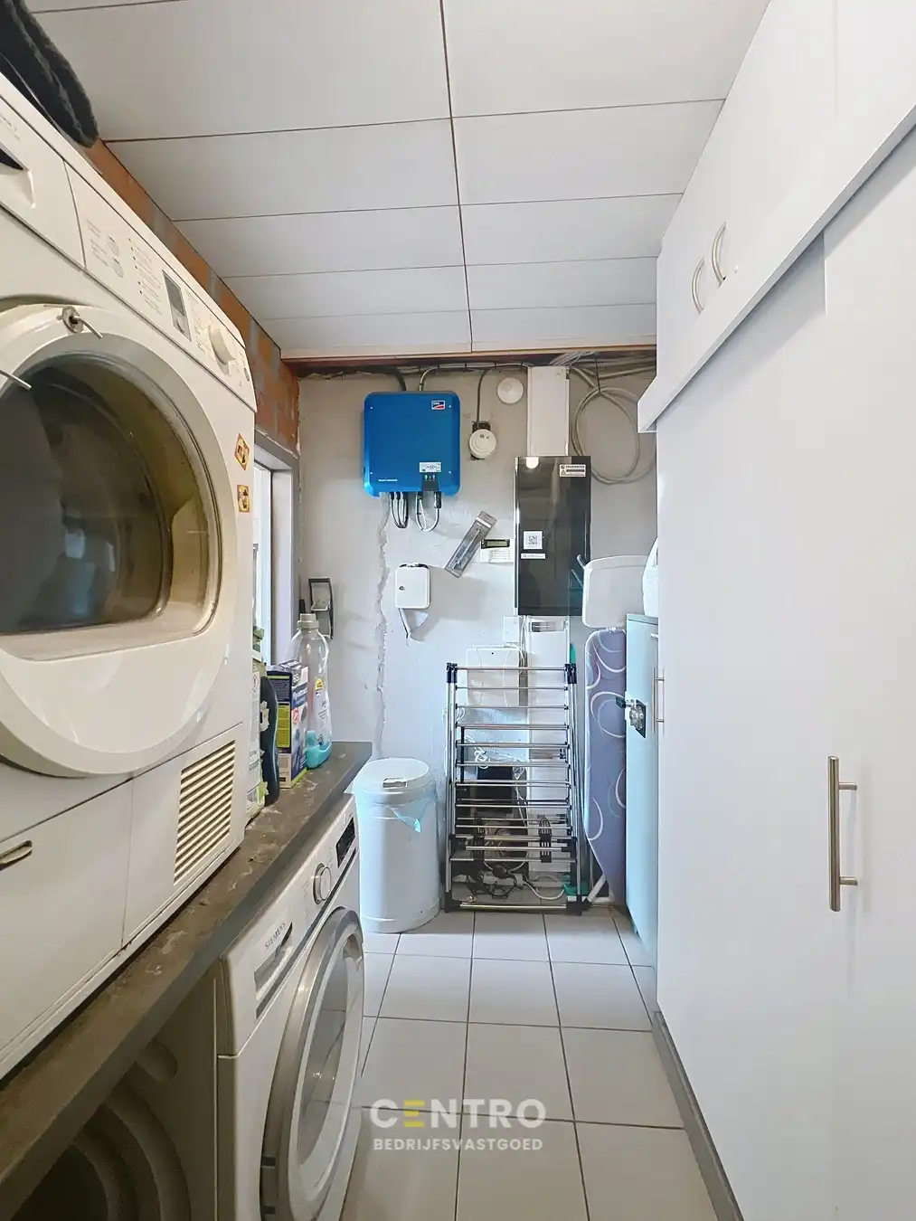 WOONST (4 slpk) met praktijkruimte, garages en extra STALLING op een ruim perceel van 820m²  te Gistel ! foto 14