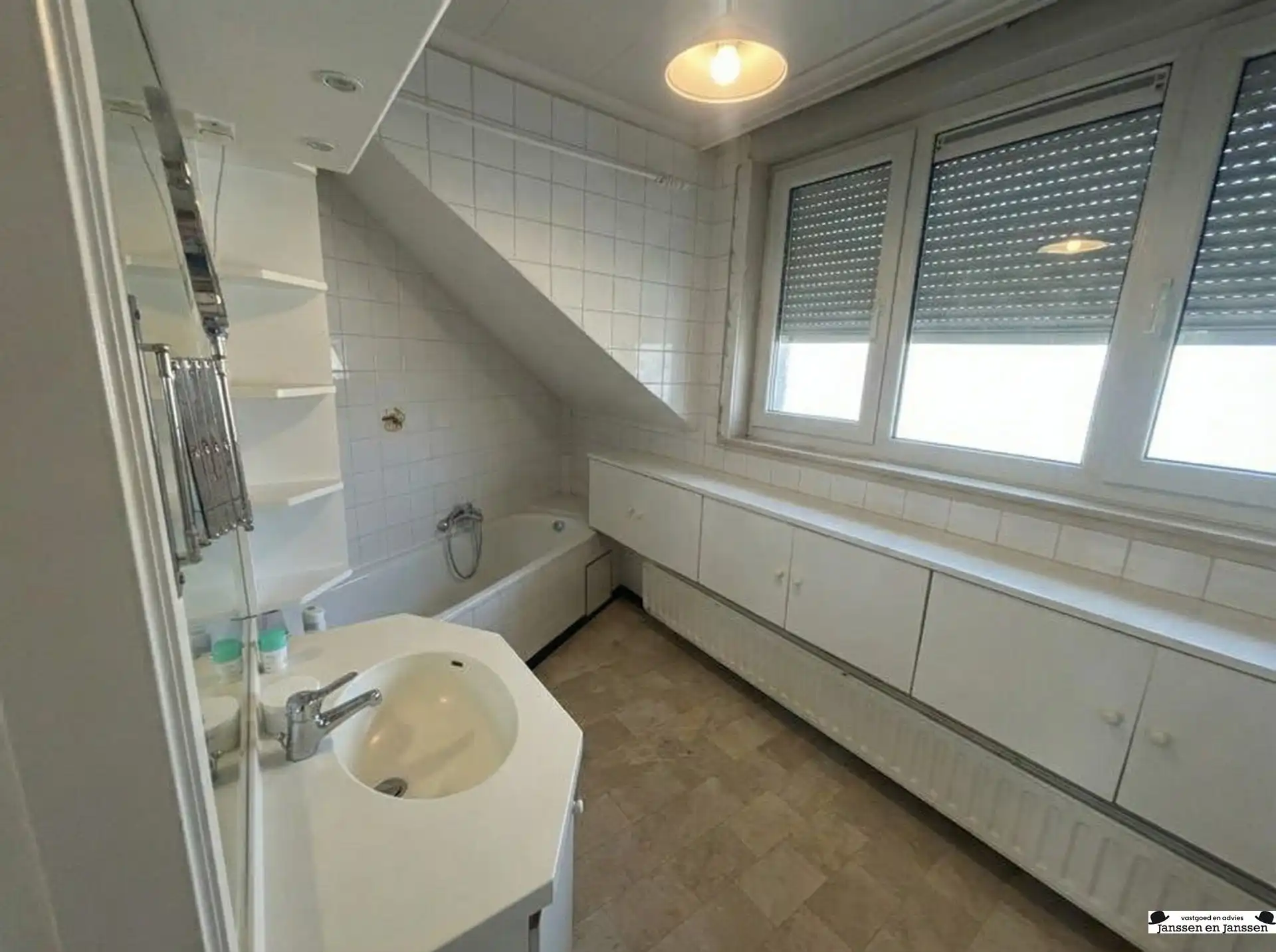 Centraal gelegen woning nabij het centrum van Brasschaat. foto 10