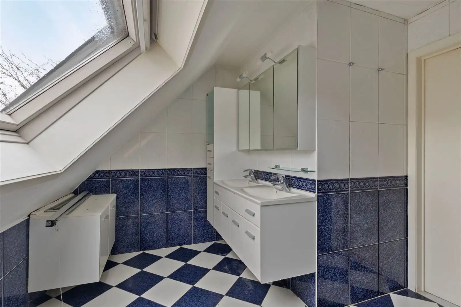 Instapklare villa met 4 kamers en garage op 6a 79ca foto 17