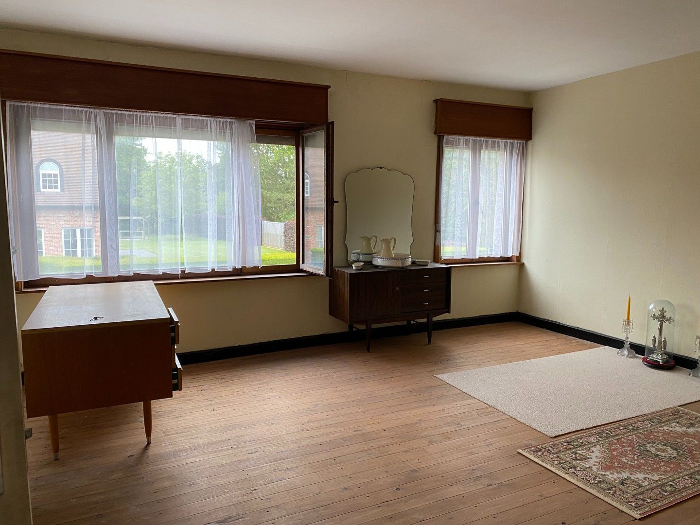Hoeve met stallingen, bijhuis en grote schuur op een ruim perceel in Lembeke foto 9