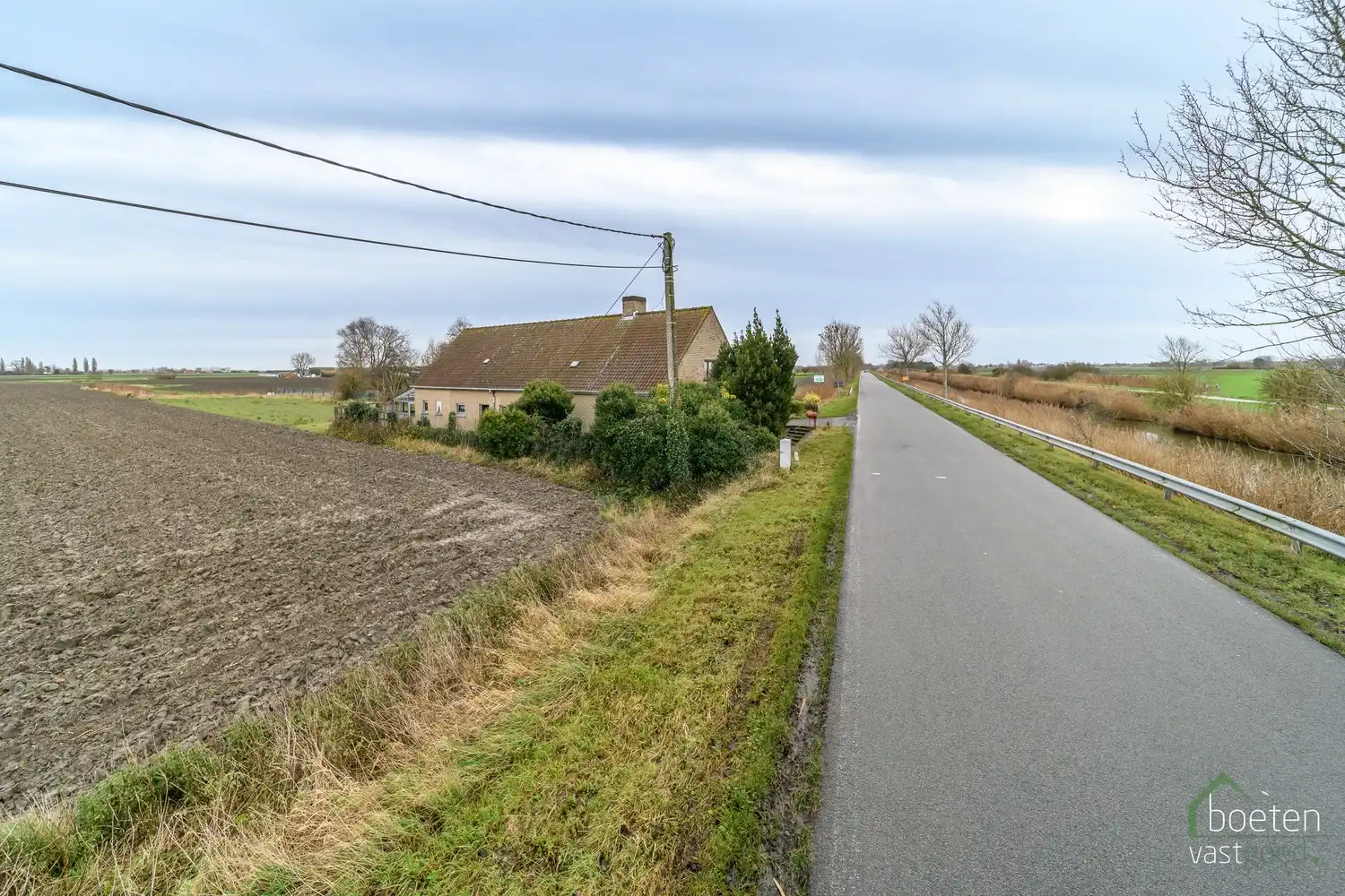 Steenkerke: Prachtig gelegen landhuis langs de Lo-vaart tussen Veurne en Alveringem op 38a 90ca grondopp. foto 23