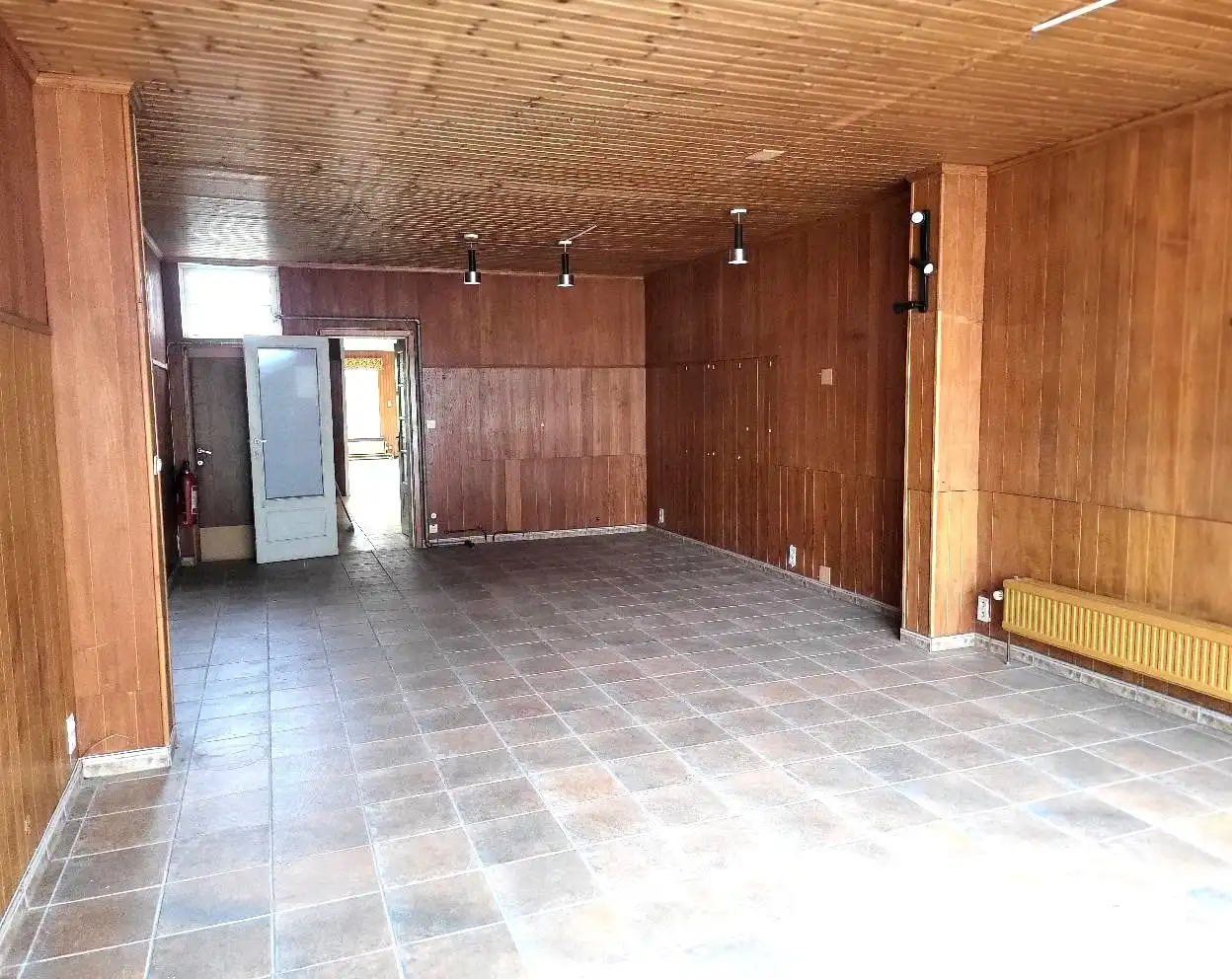 Te renoveren (handels-)woning. foto 3