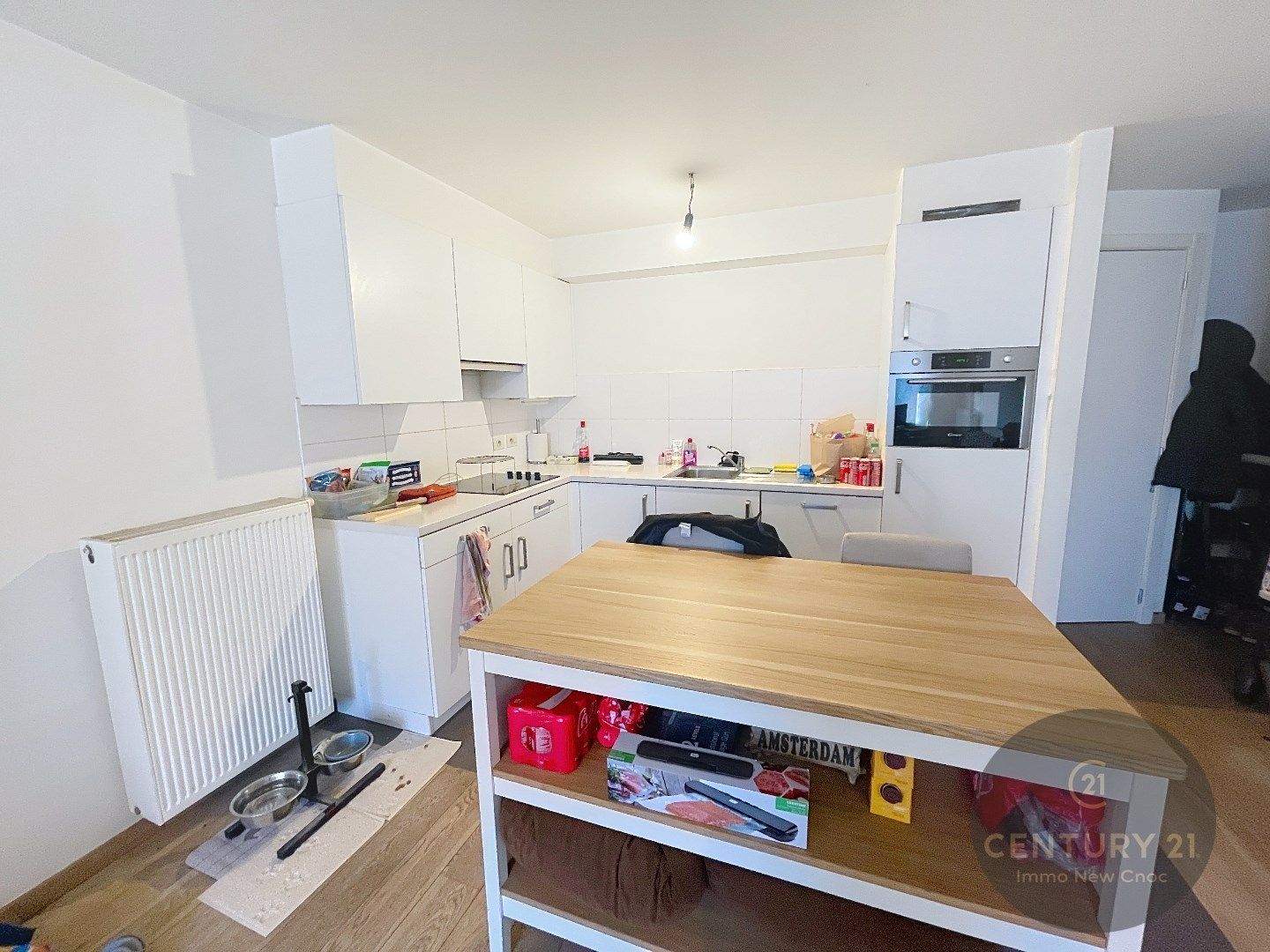 2 slaapkamer appartement met koer en garagestaanplaats foto 3