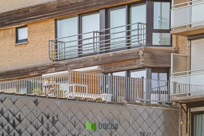 Studio met ruim zonnig terras van 16m², duinenzicht alsook zicht op de Rotonde en zee! foto 17