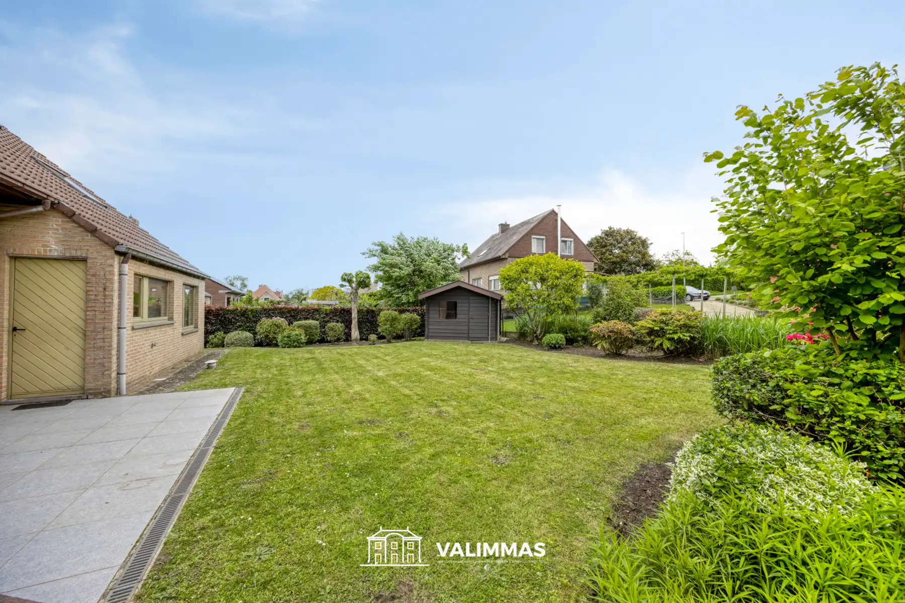 Rustig & residentieel gelegen villa met garage en mooie tuin foto 10