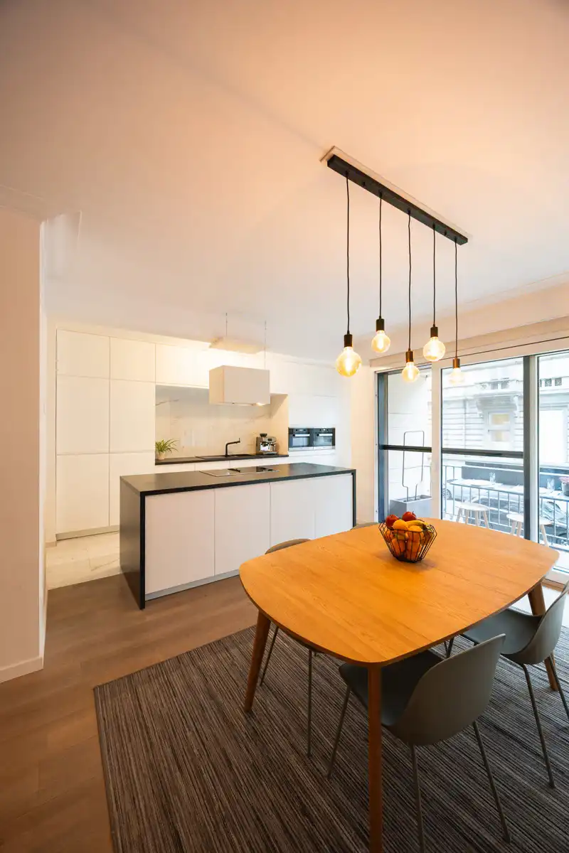 Lichtrijk en energiezuinig appartement met terras foto 4