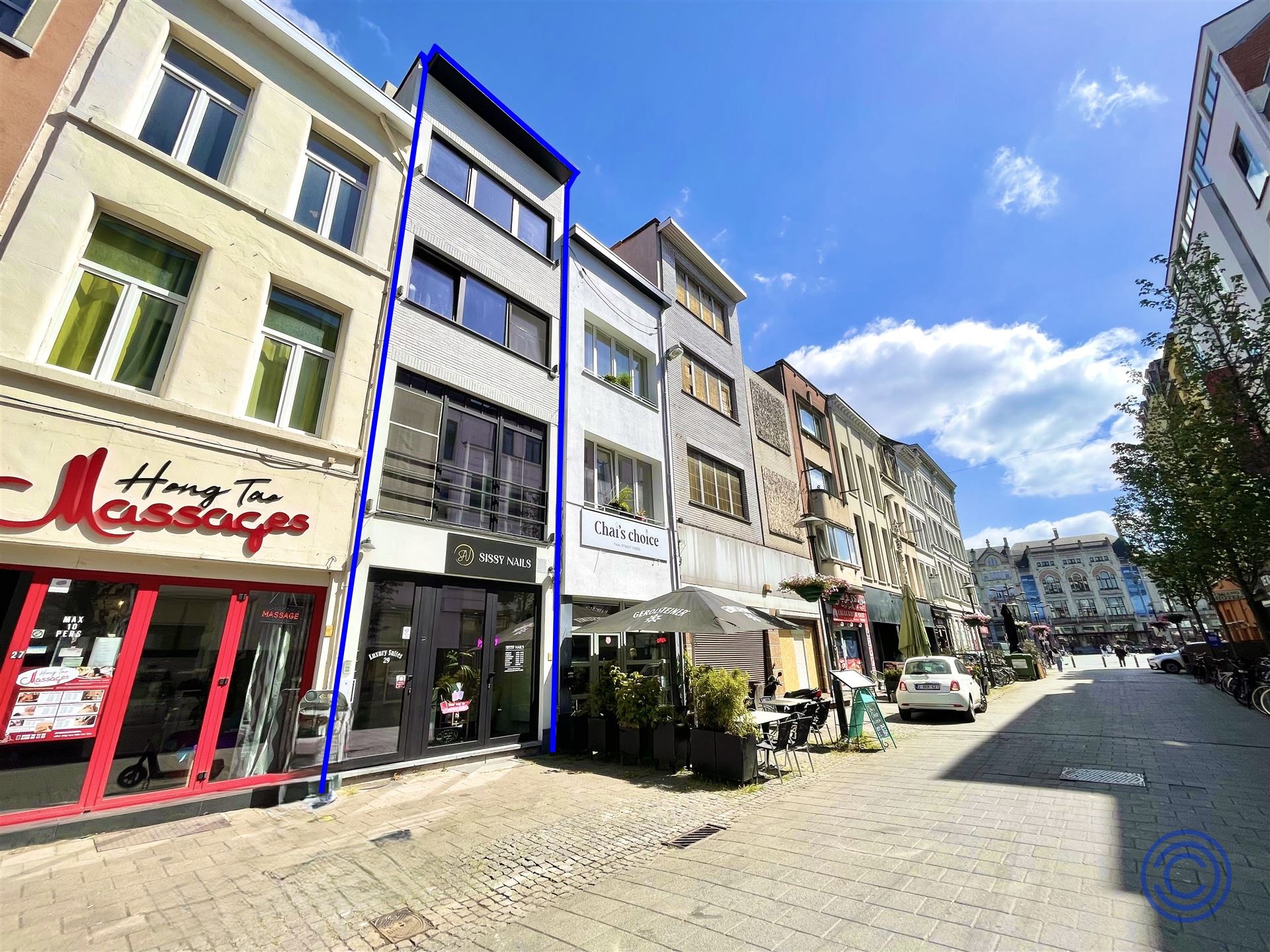 Appartementsgebouw met een handelspand en 3 logies op centrale locatie! foto 14