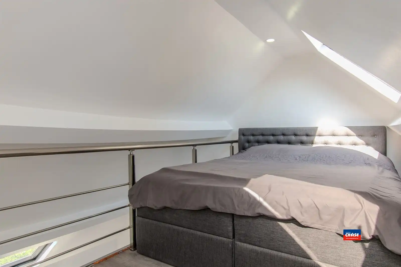 Rijwoning met 3 slaapkamers, 2 badkamers en terras foto 13