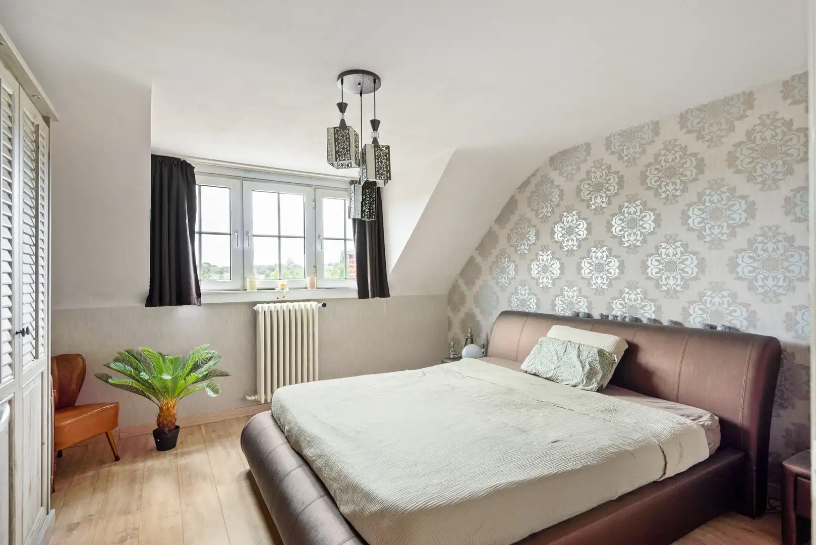Karaktervolle en ruime woning in hartje Schoten foto 14