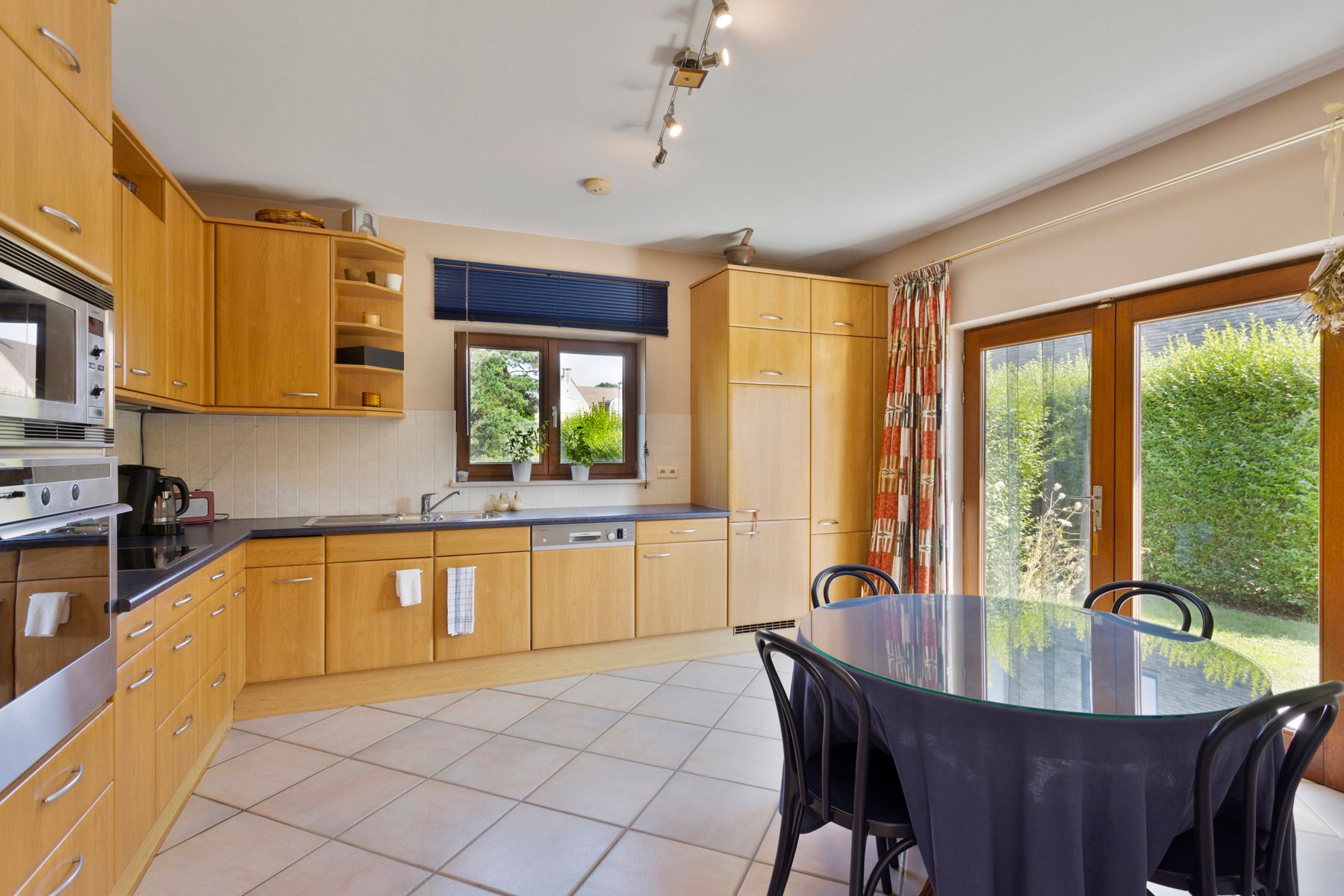 Instapklare villa gelegen op een toplocatie in Dilbeek! foto 12