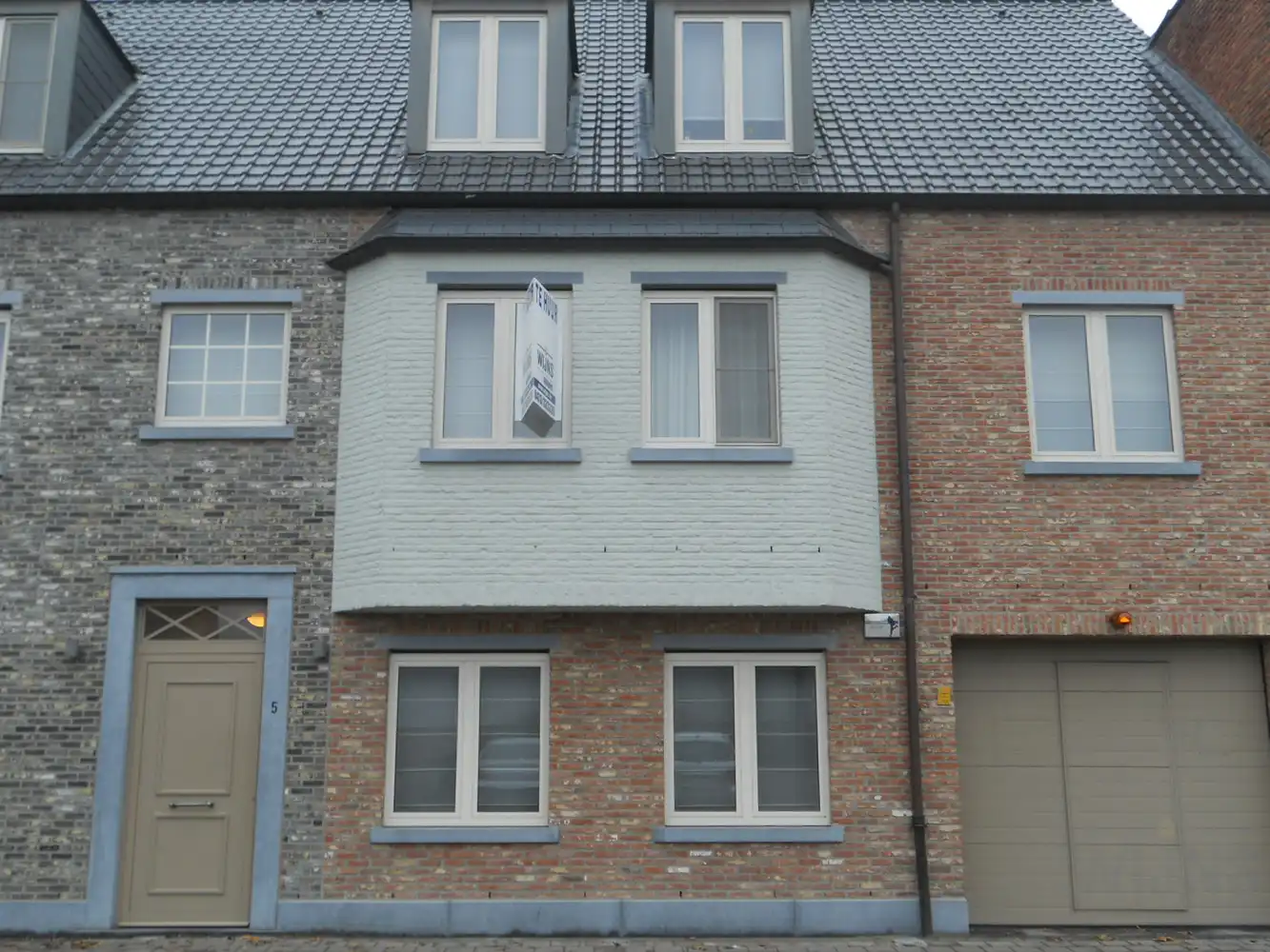 Garage te huur foto {{pictureIndex}}