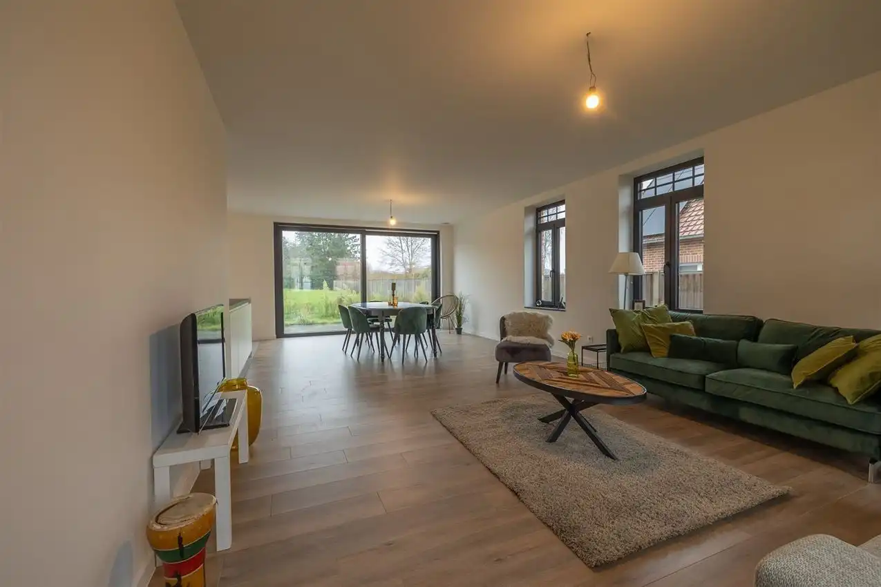 Instapklare nieuwbouwwoning op ruim perceel met 3 slk foto 7