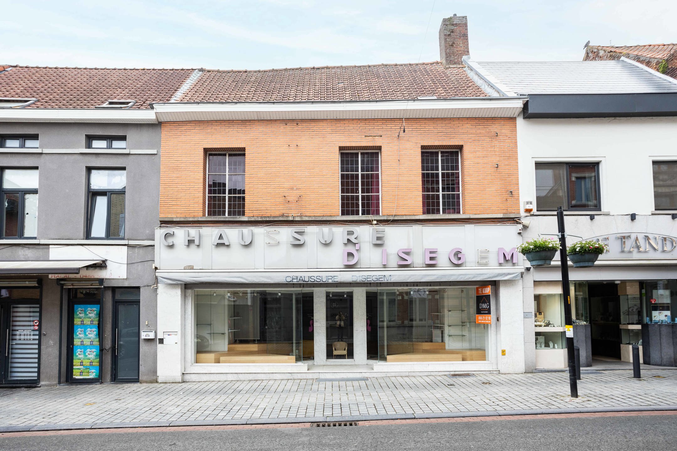 Hoofdfoto van de publicatie: Ruim handelspand met woonst en tuin.