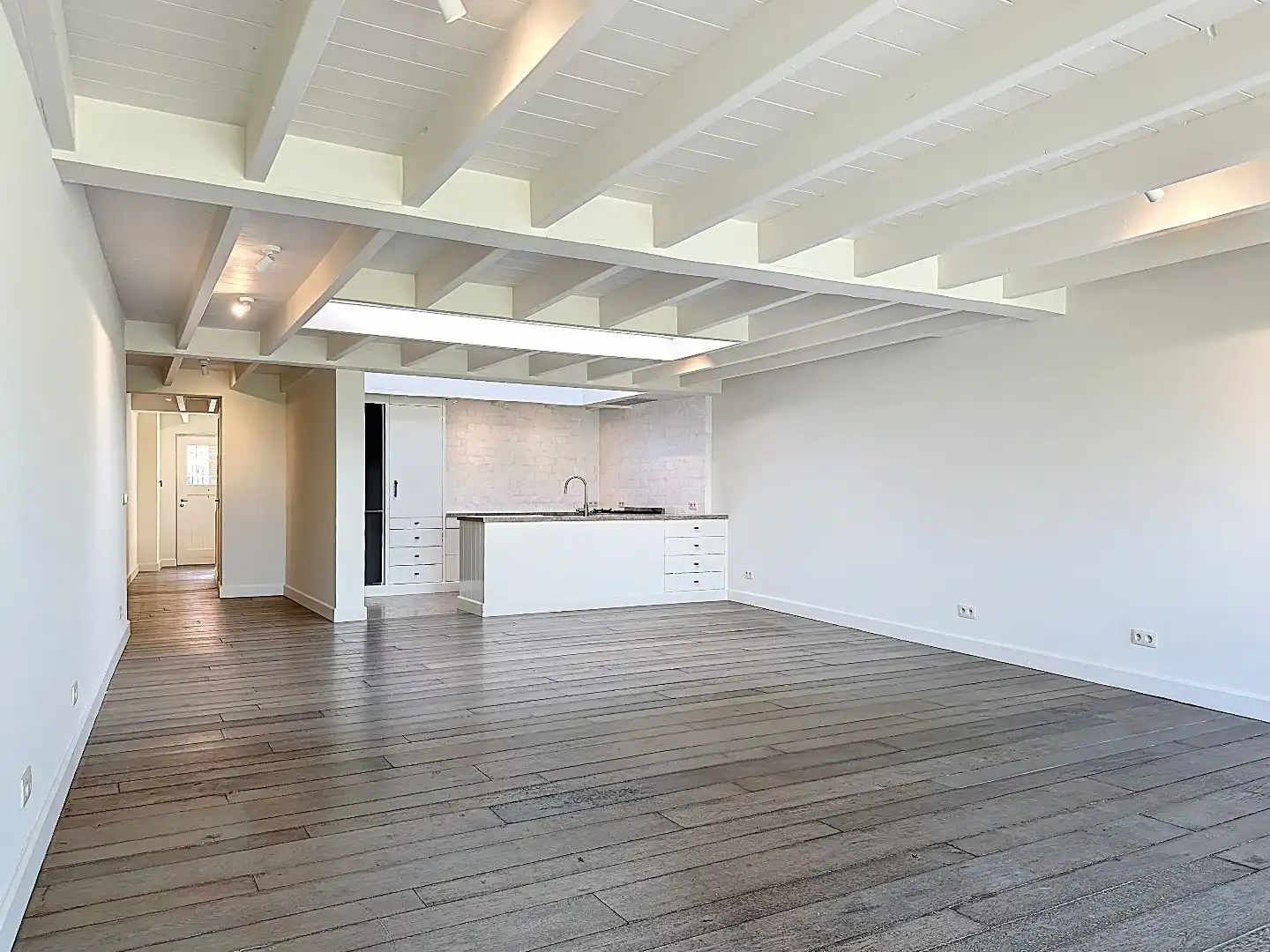 Sfeervolle en luxe tussenwoning in Zuidzande met vrij zicht over de velden foto 7