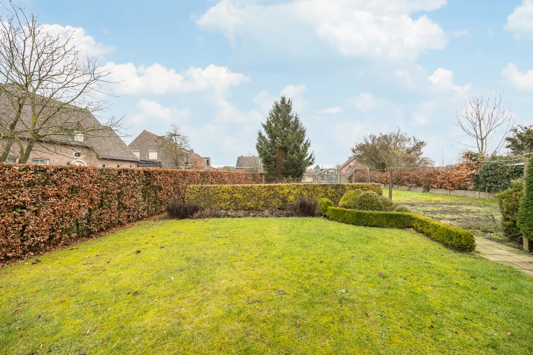 Vrijstaande eengezinswoning met 3 slaapkamers op een perceel van 912m².  foto 20