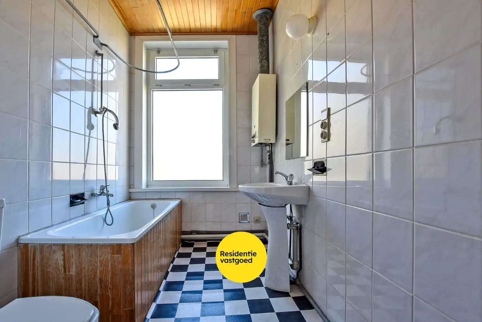 Charmante woning met opslagplaats in centrum Diksmuide op 248 m²! foto 11