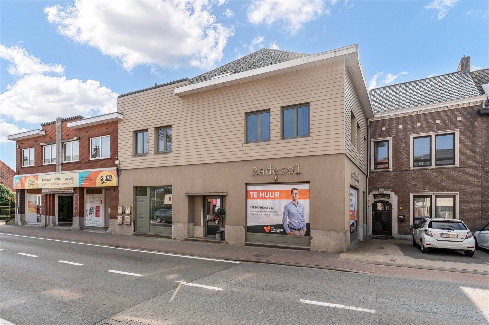 HANDELSPAND OP PERFECTE LOCATIE MET ENORME VISIBILITEIT foto {{pictureIndex}}