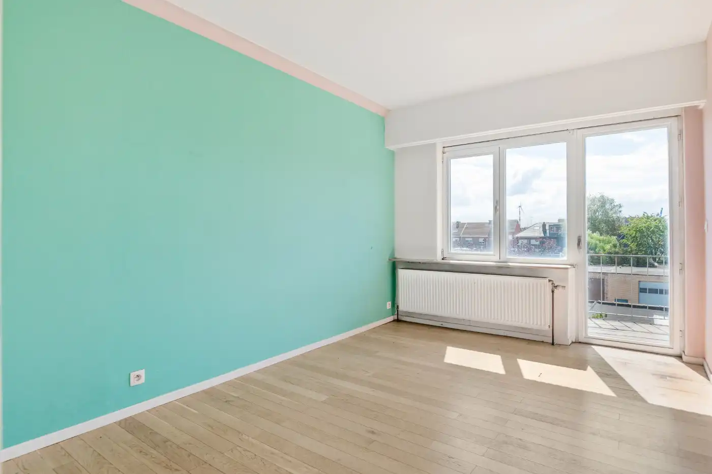 Tof, ruim app. op 2e verd. met 3 slpk. en mog. garage foto 10