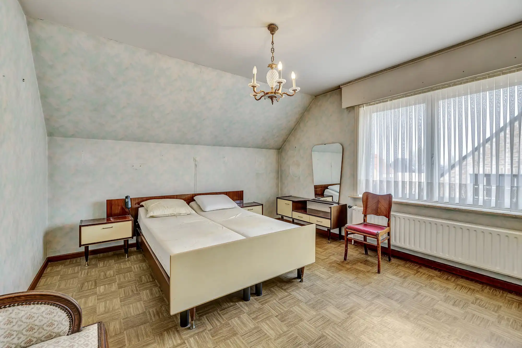 Goed onderhouden woning met garage en tuin foto 10