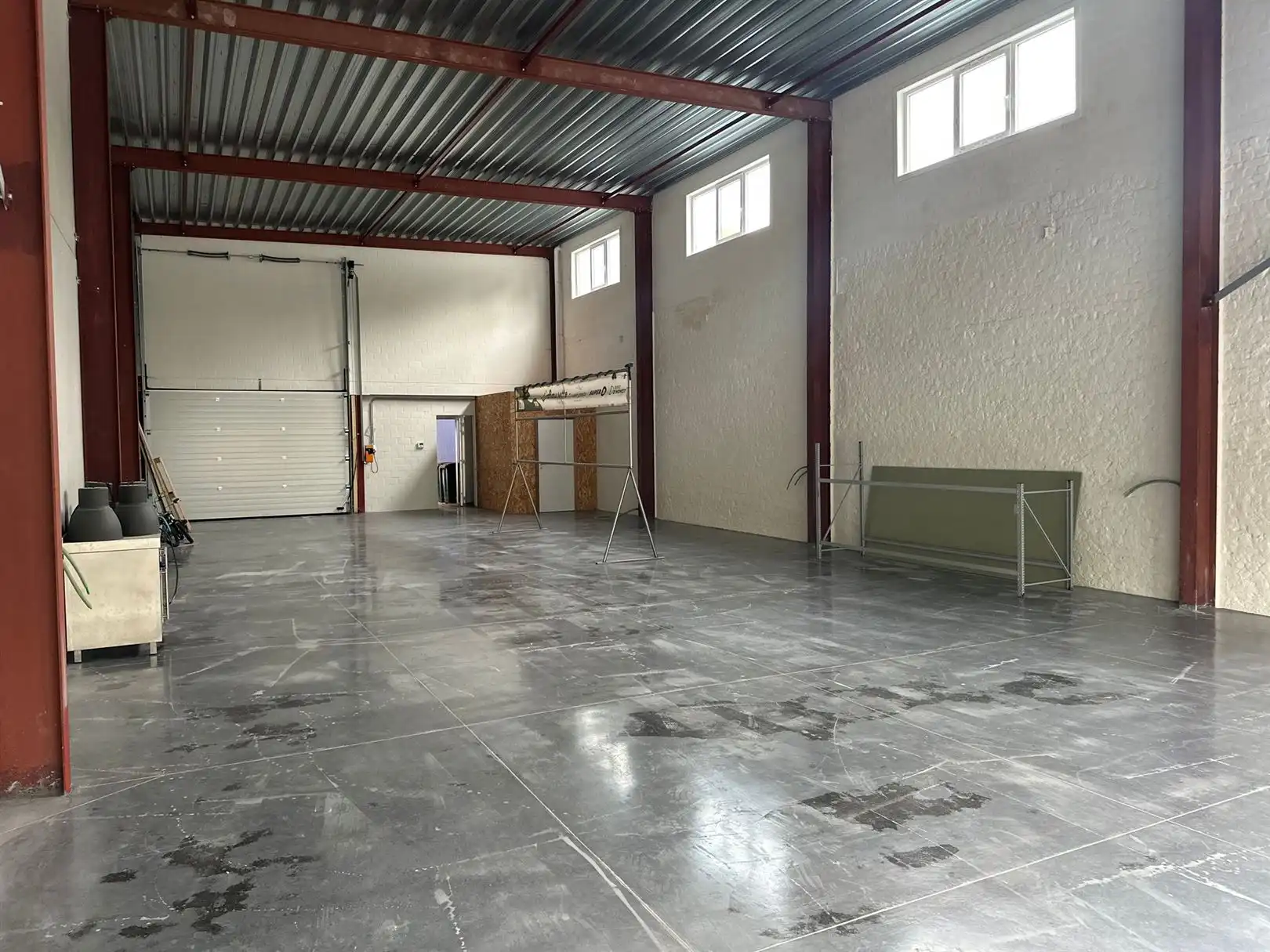 Magazijn 220m² te Leupegem foto 4