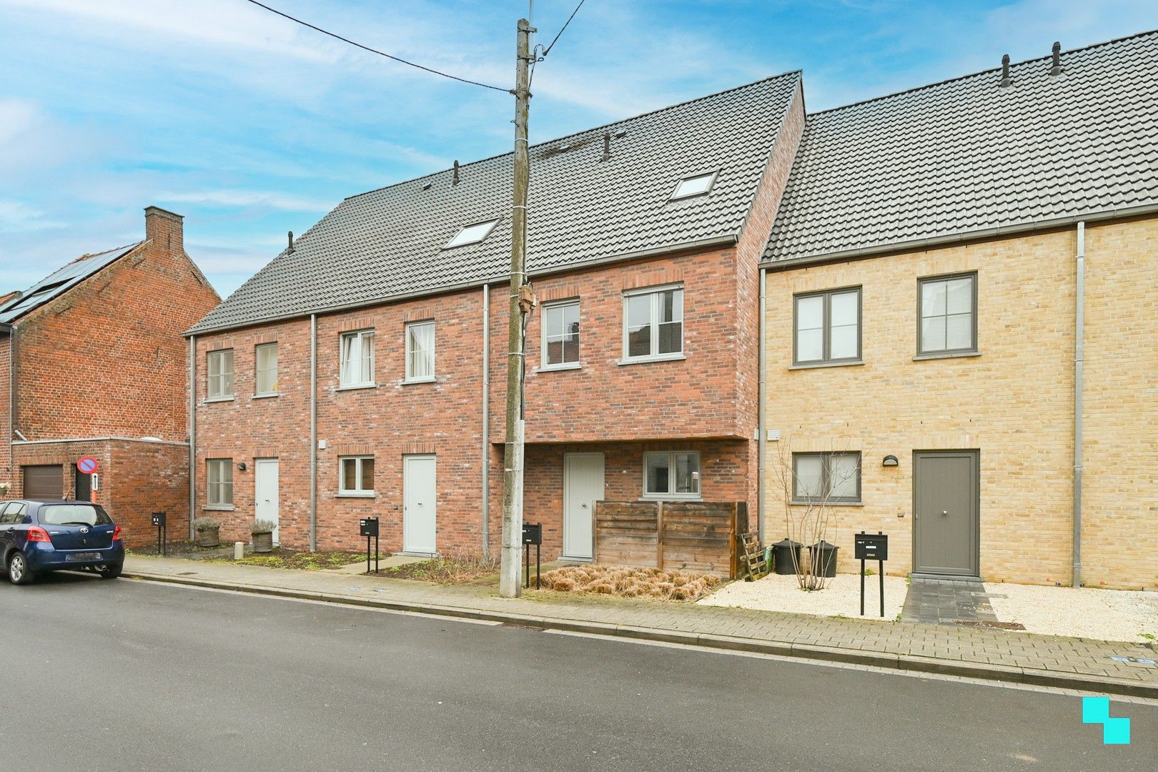 Recente, instapklare woning met mogelijkheid tot garage te Emelgem foto {{pictureIndex}}