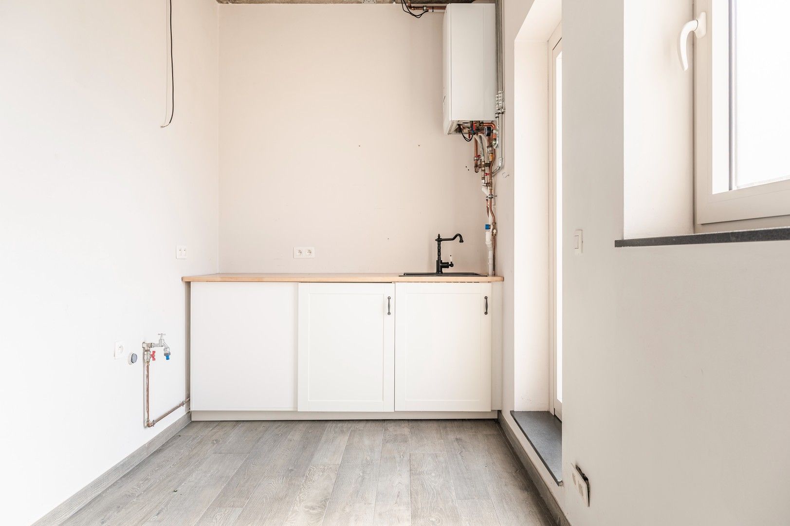 Handelspand in het hart van Bornem foto 8