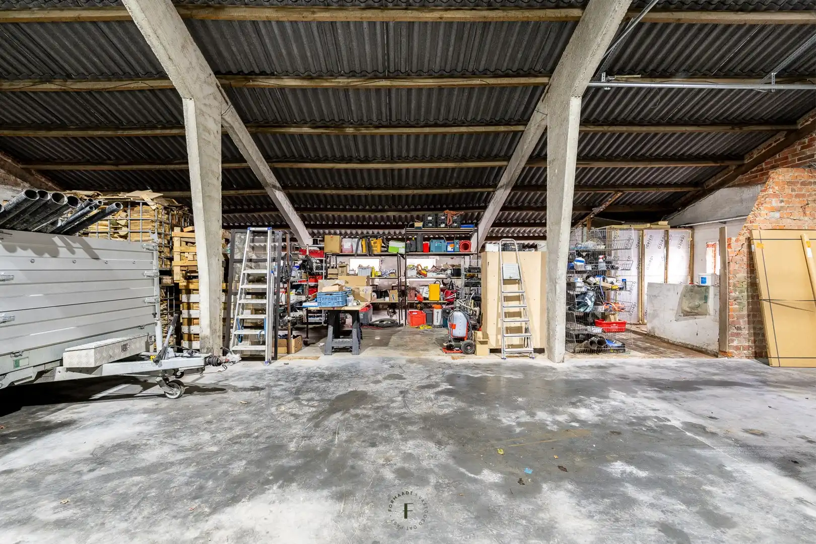 Woning met vernieuwde loods op visibele locatie in Hooglede foto 23