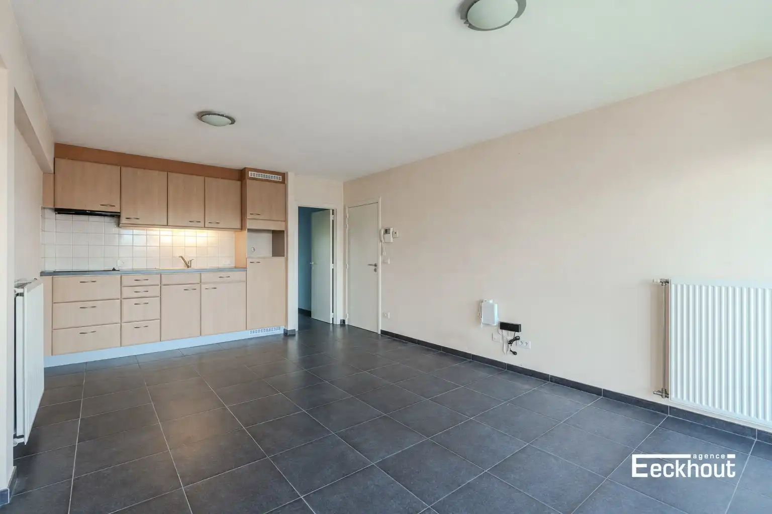 Modern appartement met groot zonneterras in rustige straat! foto 4