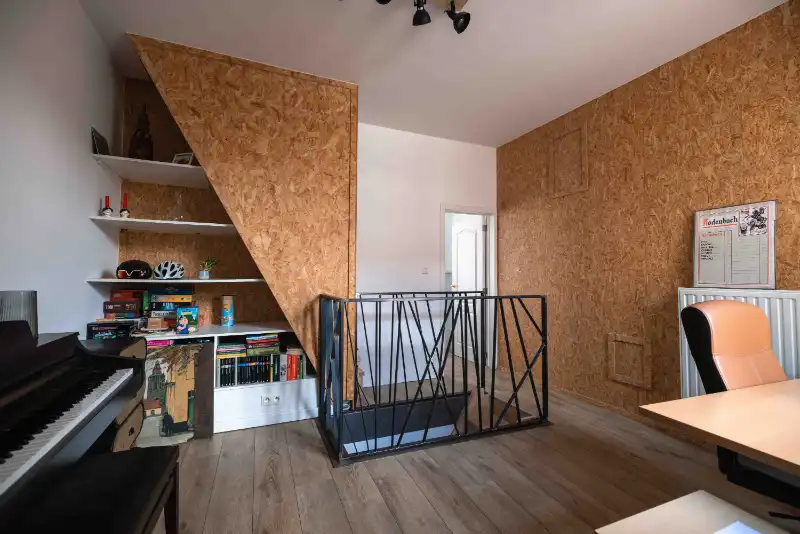 Gerenoveerde 2-slaapkamerwoning met terras te koop in Brugge foto 11