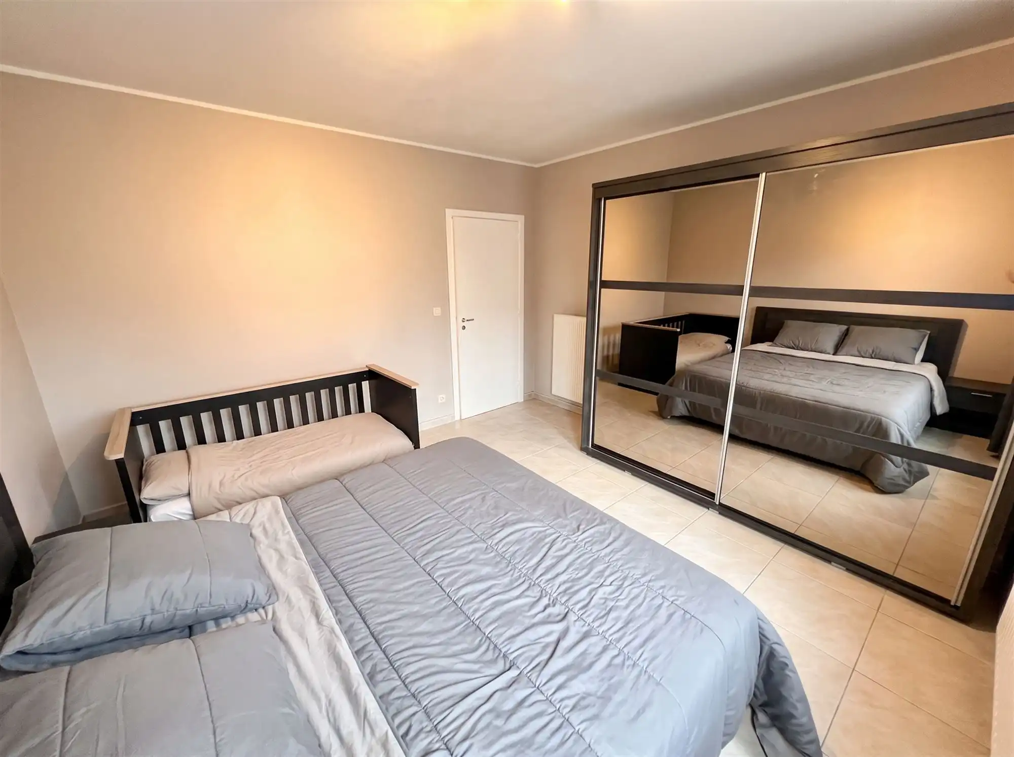 1-slaapkamerappartement met terras en autostaanplaats foto 8