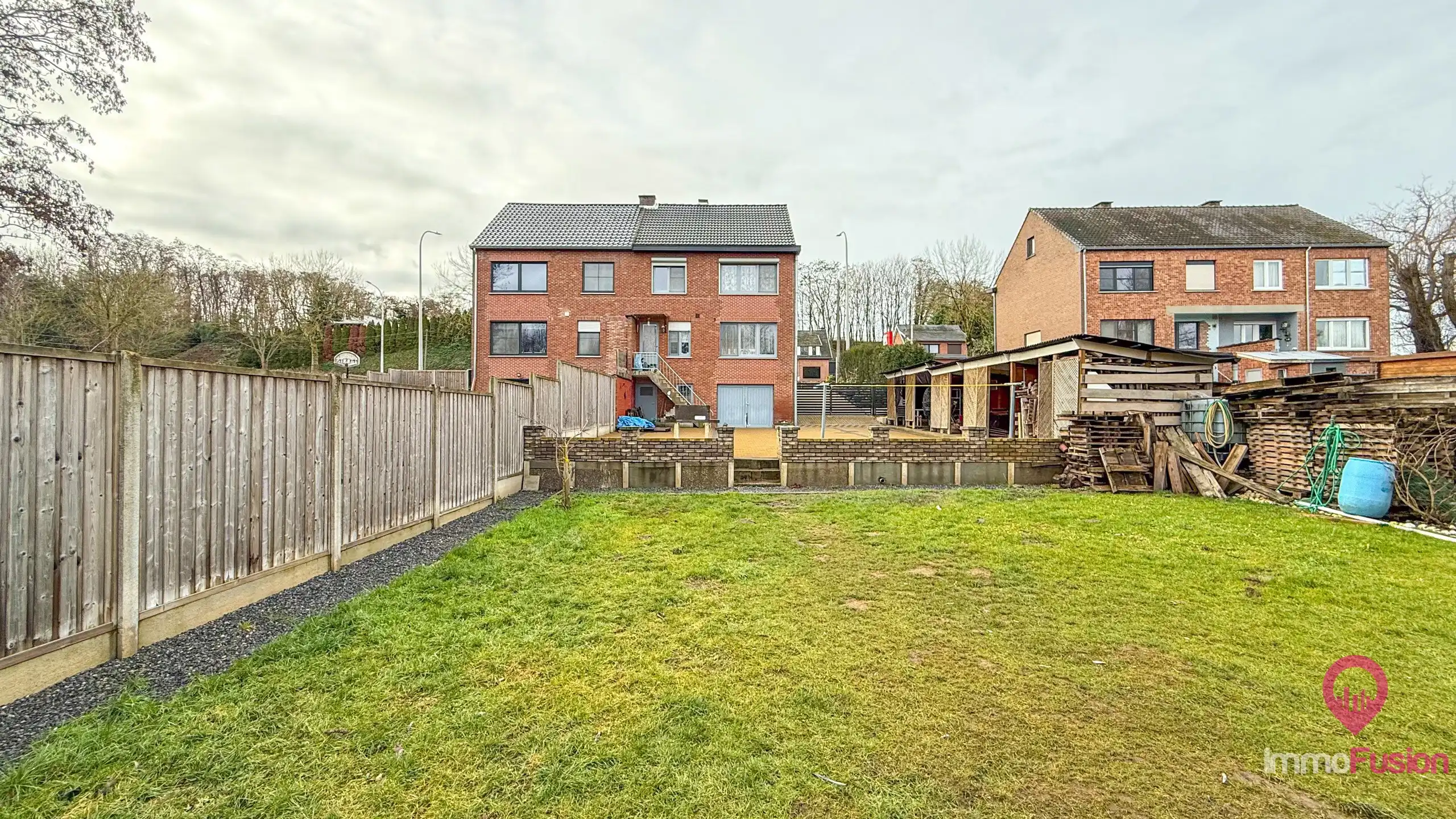 Instapklare woning met grote tuin dichtbij autostrade! foto 42