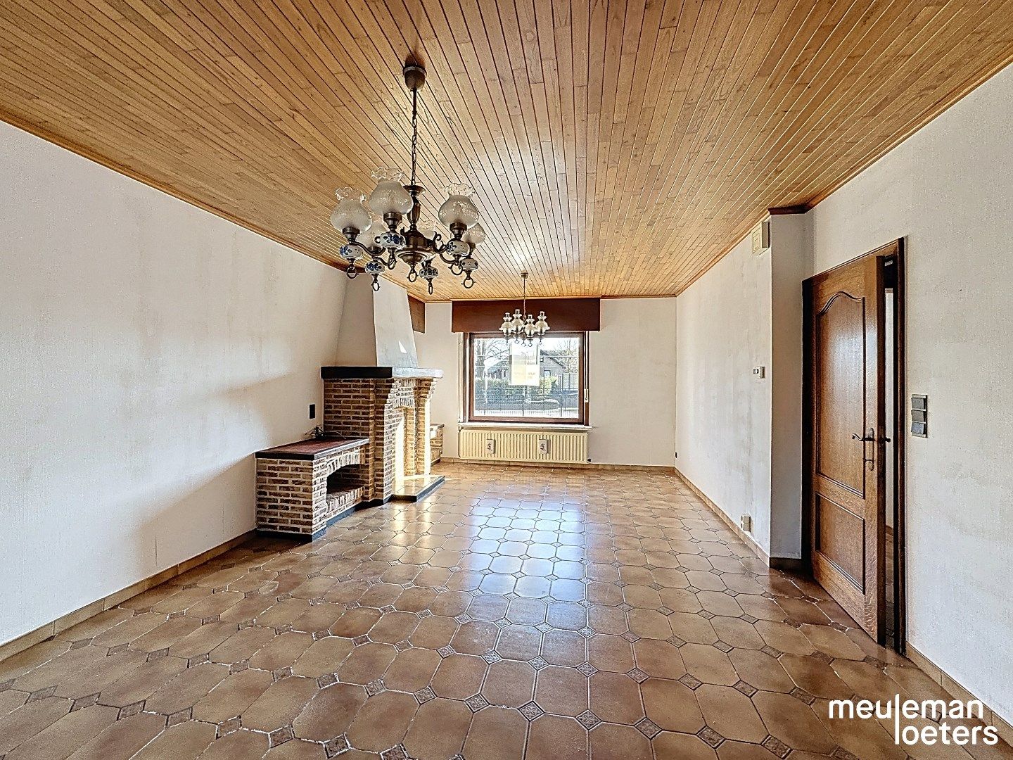 Te renoveren woning in Lotenhulle foto 6