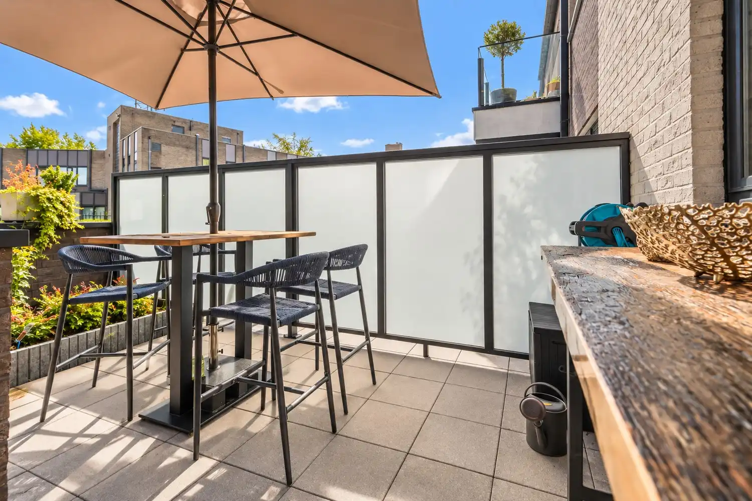 Stijlvol gelijkvloers 2-slaapkamerappartement met 2 badkamers, ruim terras en stadstuin in Lanaken foto 15