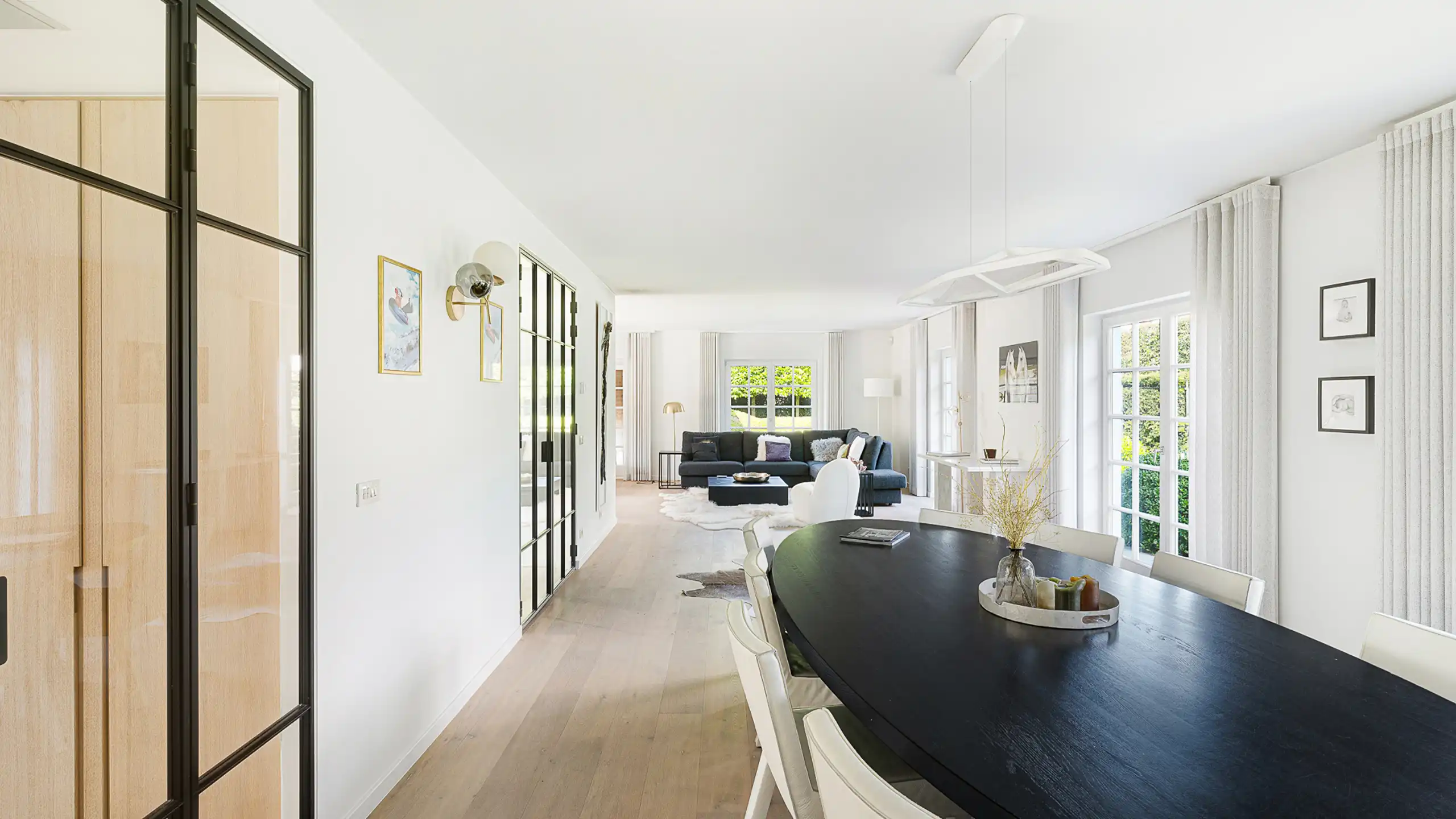 Exclusieve villa met zwembad op een residentiële topligging foto 10