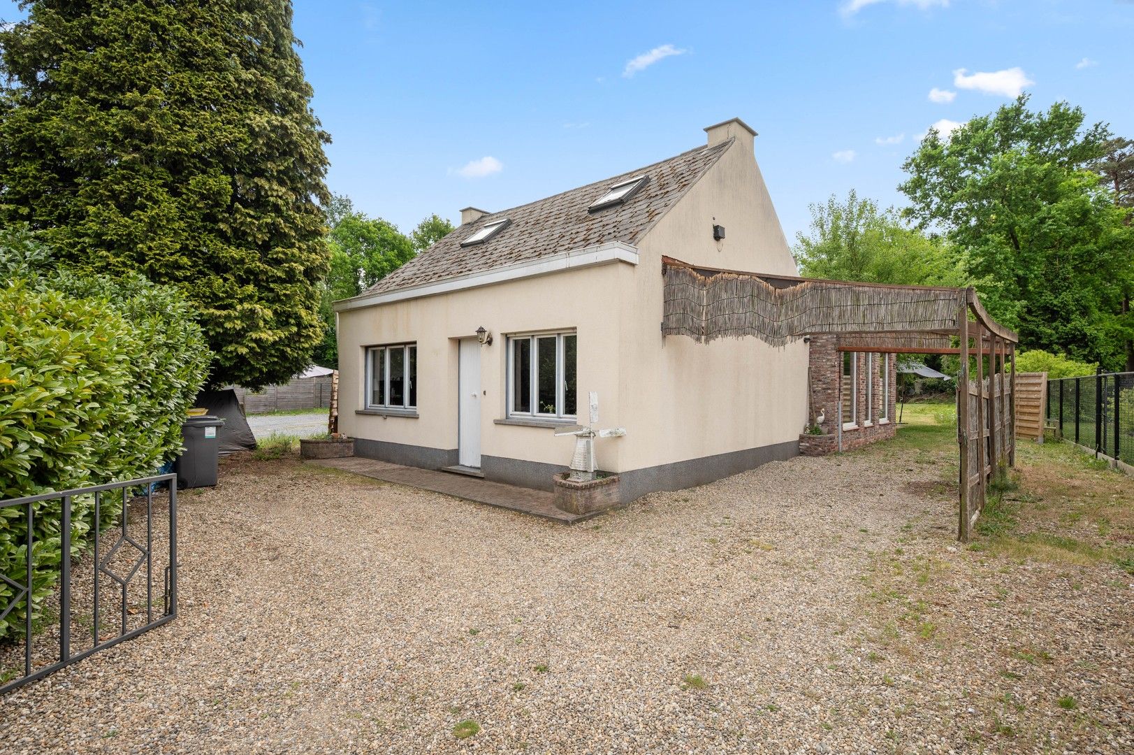 Charmante woning in een groene en rustige woonomgeving foto 1