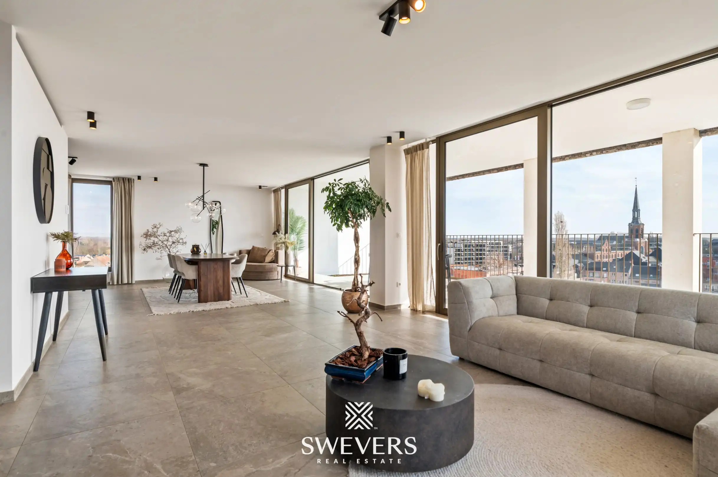 Uniek en luxueus penthouse van 222 m² op 8 ste verdieping in centrum Beringen  foto 3