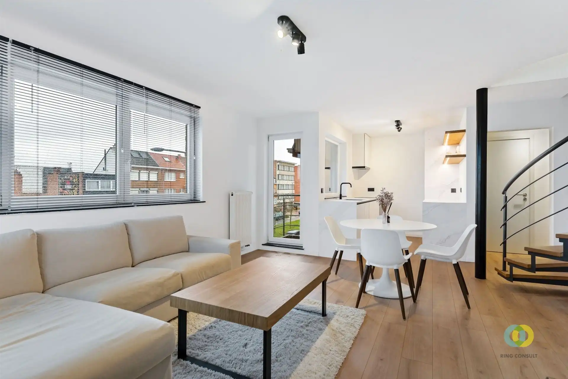 **IN OPTIE** Duplexappartement met terras foto 2