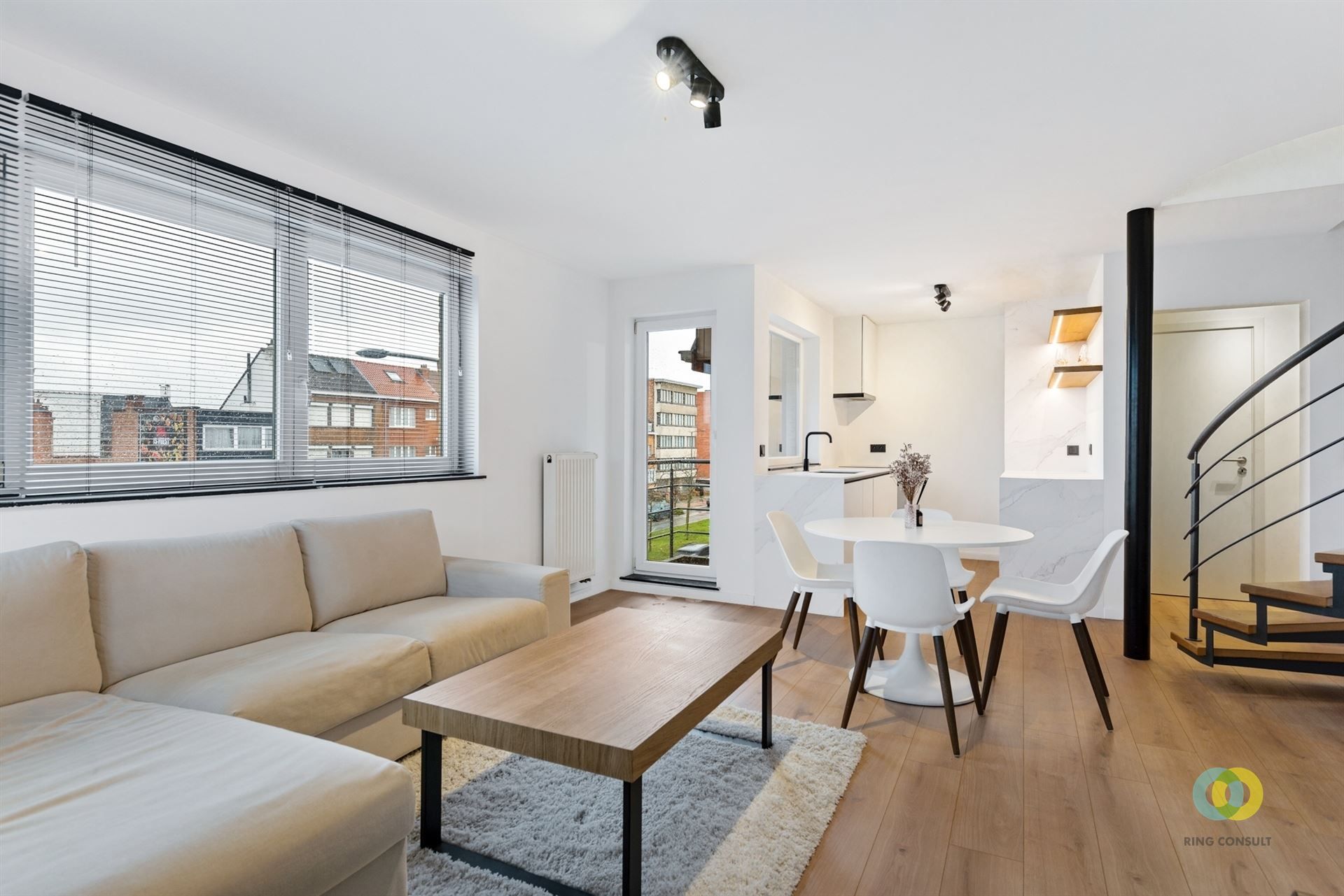 Duplexappartement met terras en parking – EPC B foto 2