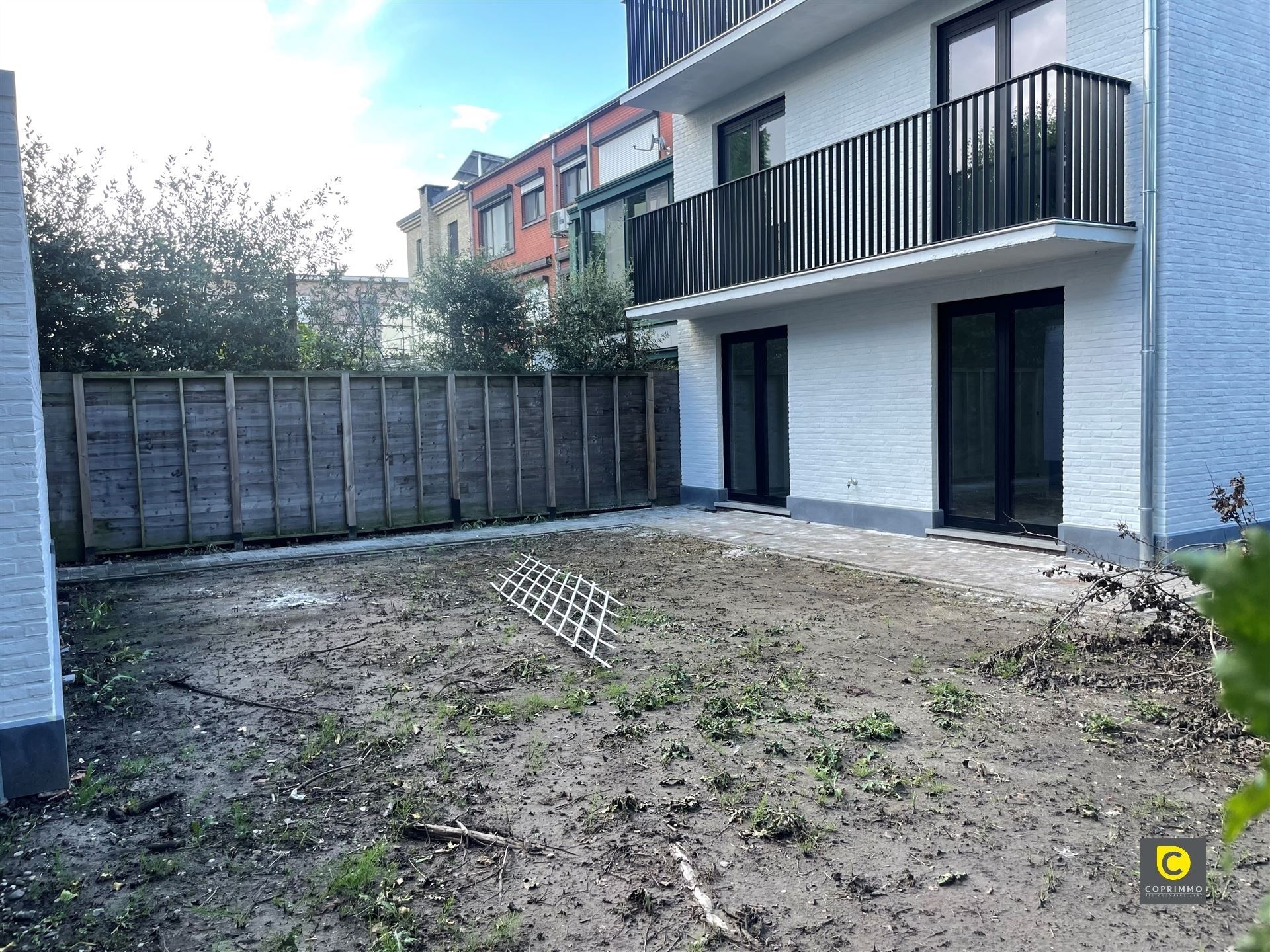 Gelijkvloers app. 2 slk, tuin en P  foto 11