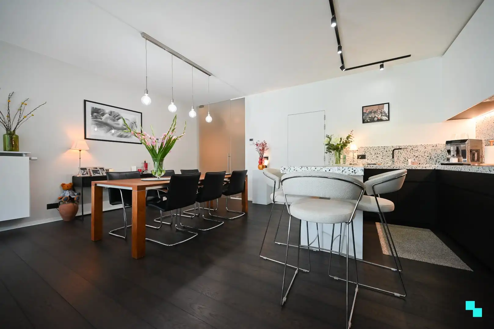 Uitzonderlijk hoogwaardig afgewerkt gelijkvloers appartement langs de Mandel foto 4