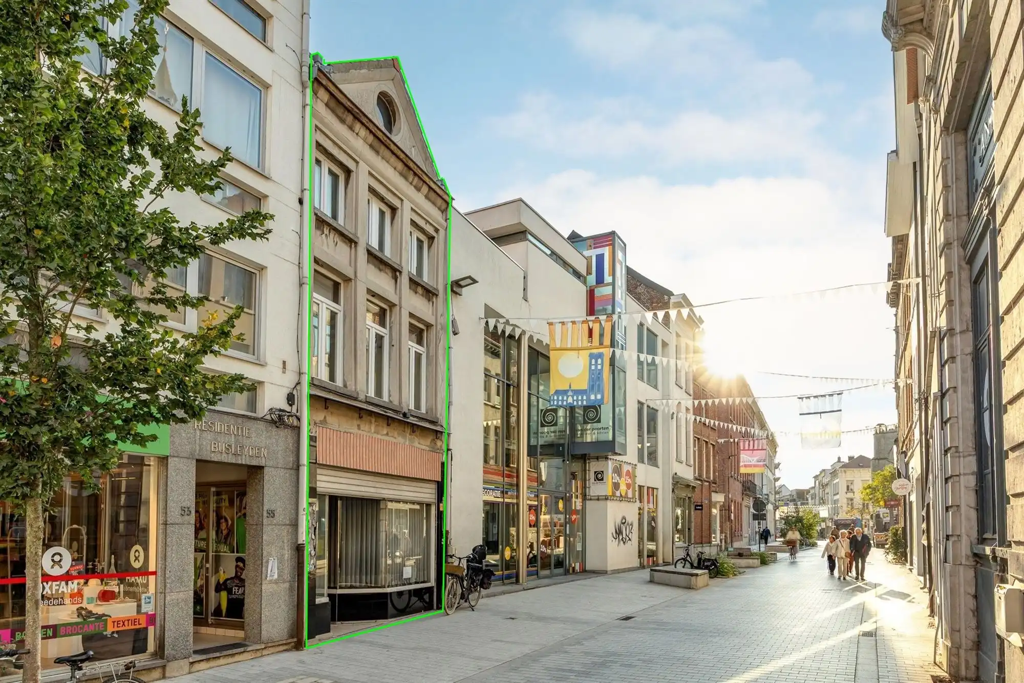 Veelzijdige en ruime woning in het centrum van Mechelen foto {{pictureIndex}}