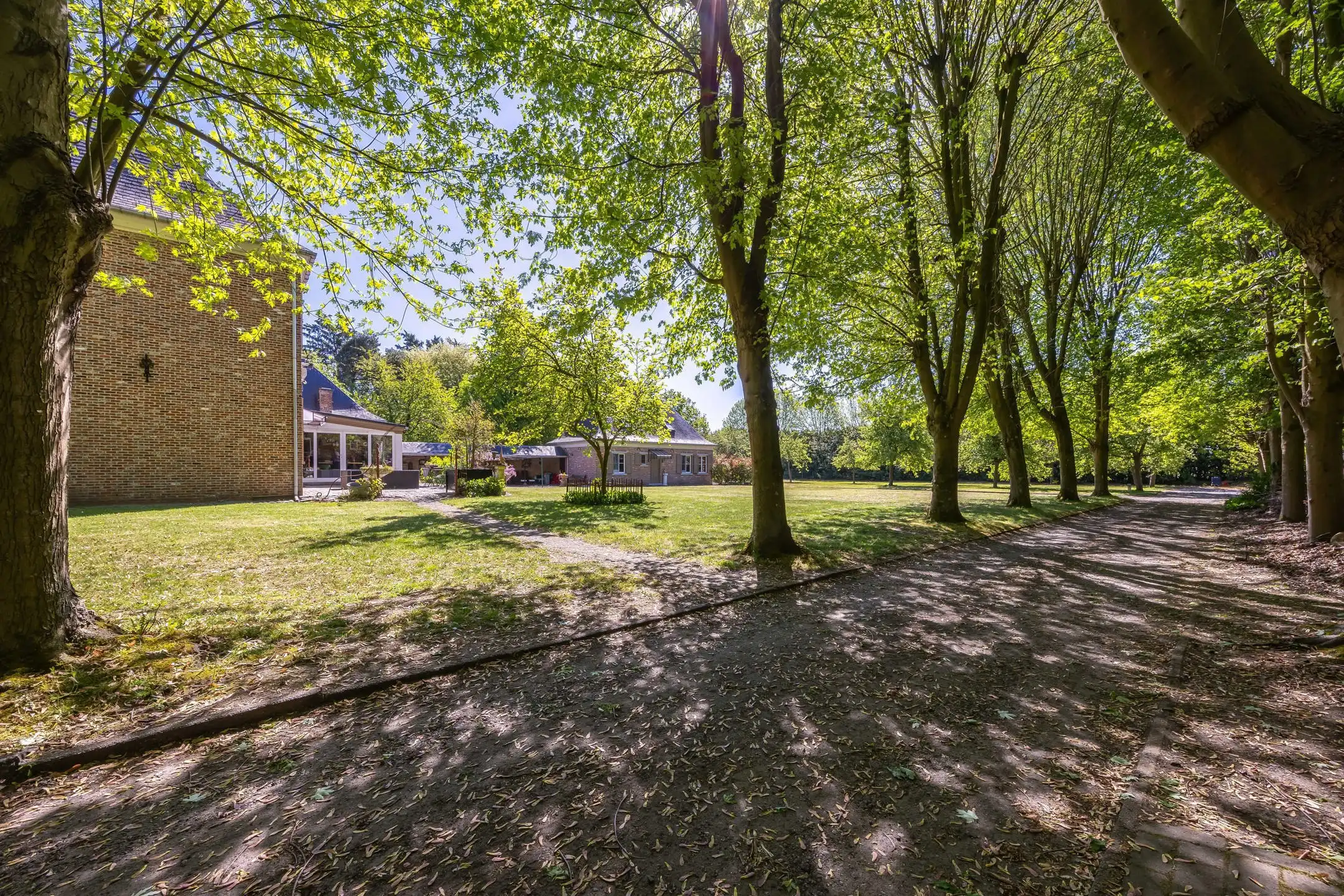 Karaktervolle villa op ruim perceel foto 18