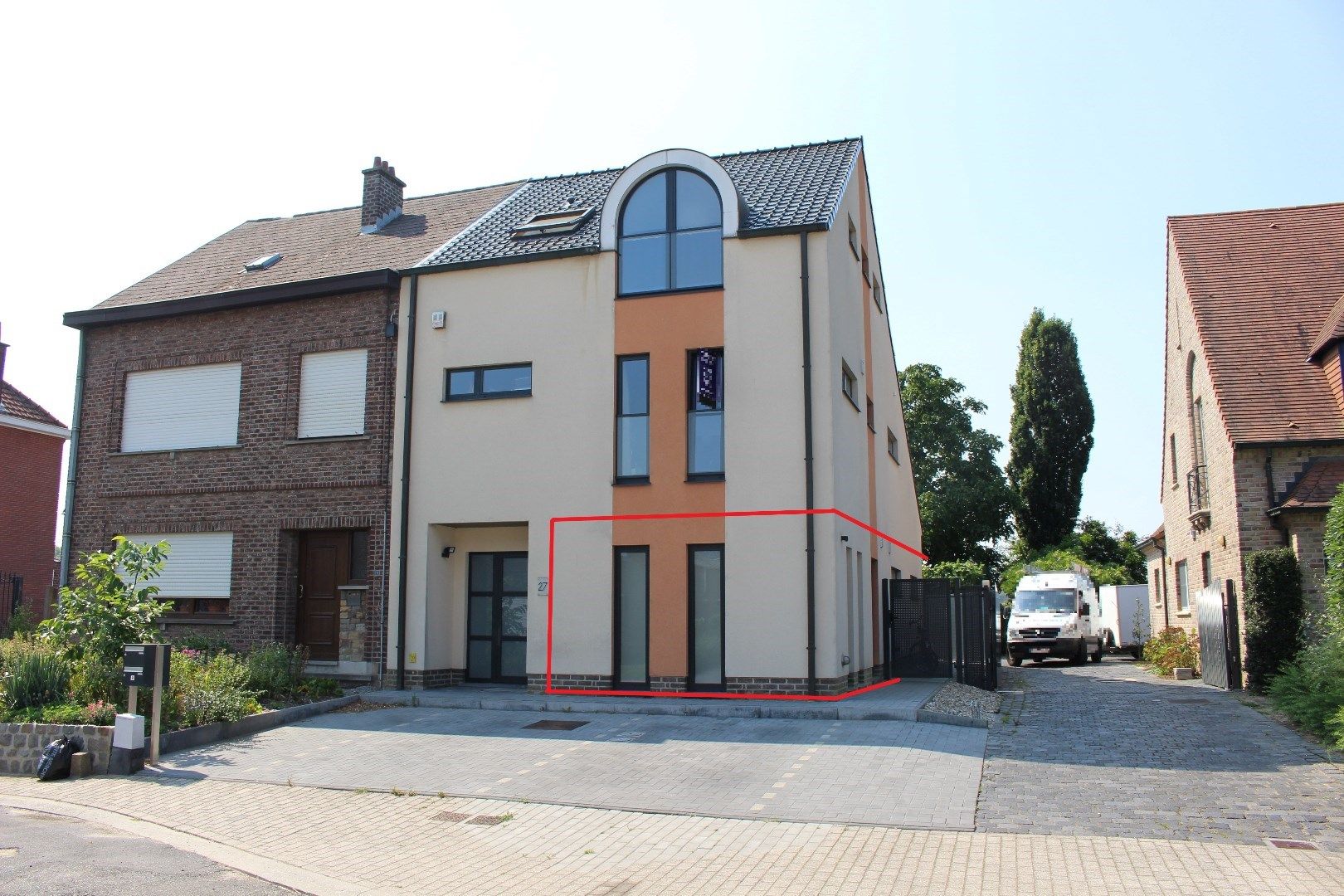 Gelijkvloers appartement met 1 slaapkamer en terras. foto {{pictureIndex}}