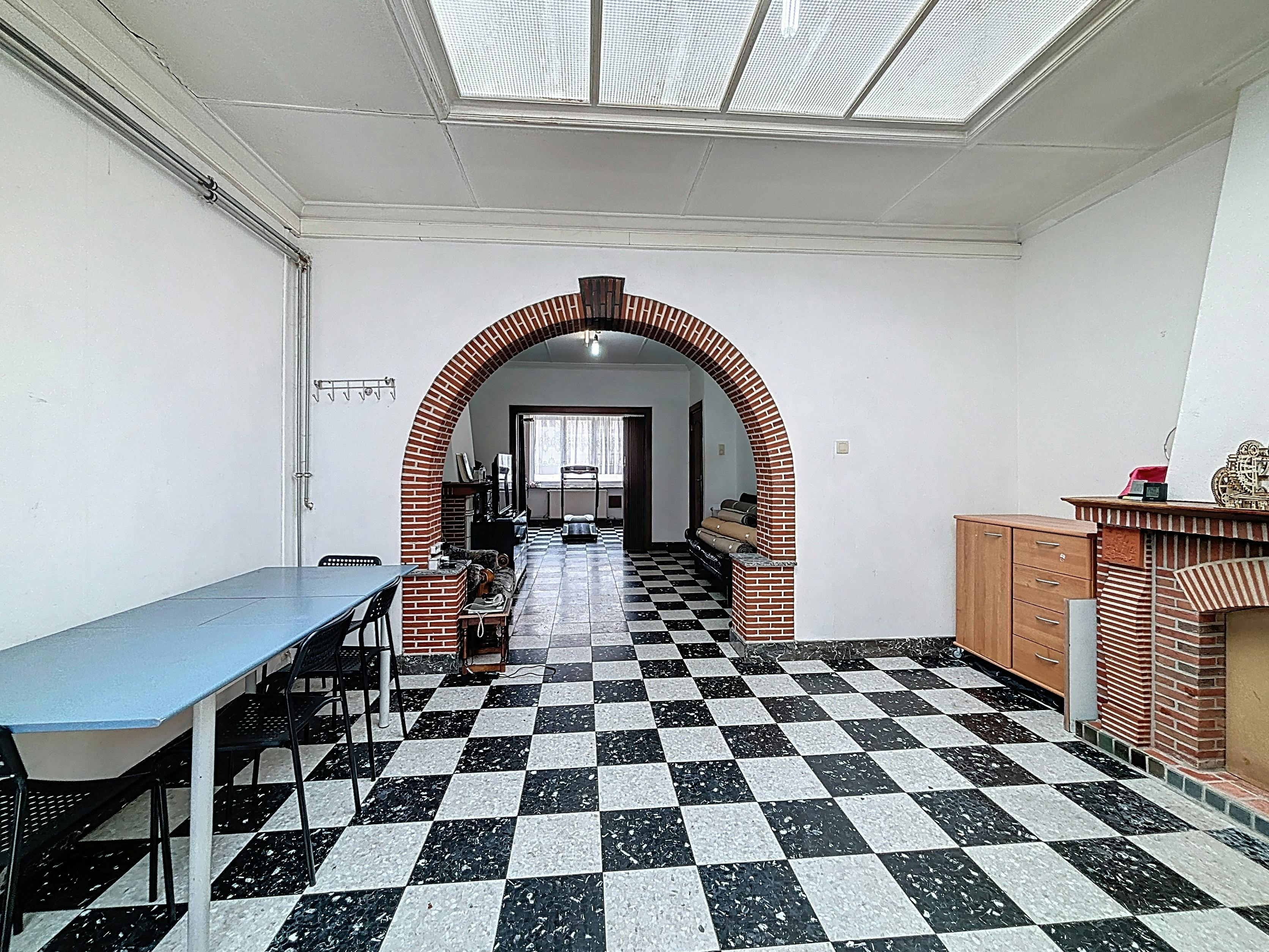 Te renoveren woning te koop in Kortrijk!  foto 5