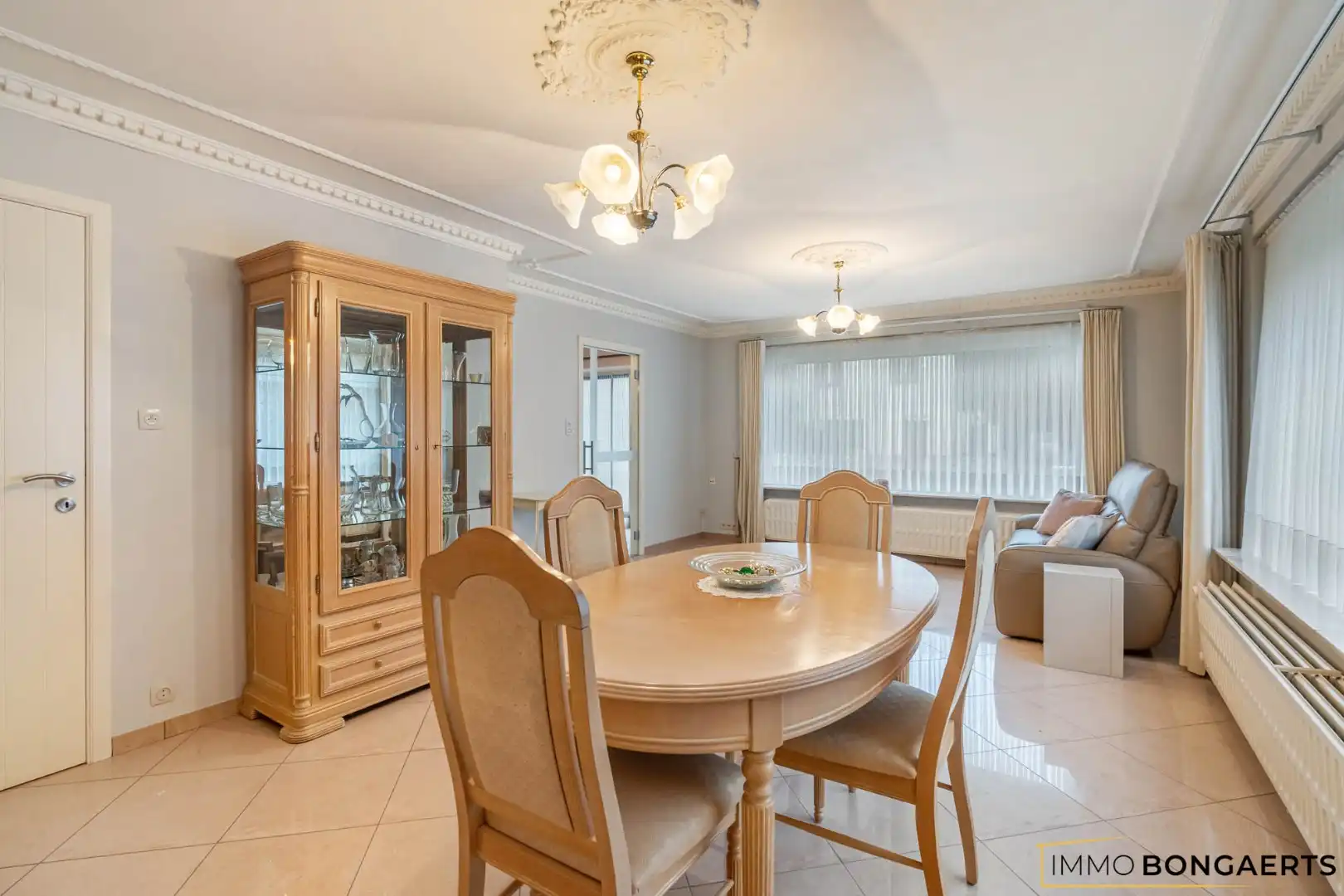 Woning met 3 slaapkamers op ruim perceel  foto 6