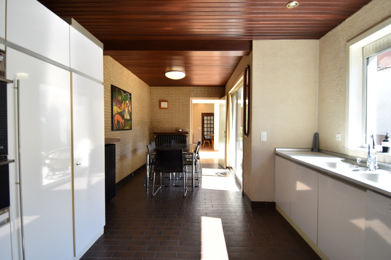 Charmante eigendom met 3 slaapkamers, 80 m² zolder, inpandige garage en zonneterras te koop in Gullegem-centrum foto 6