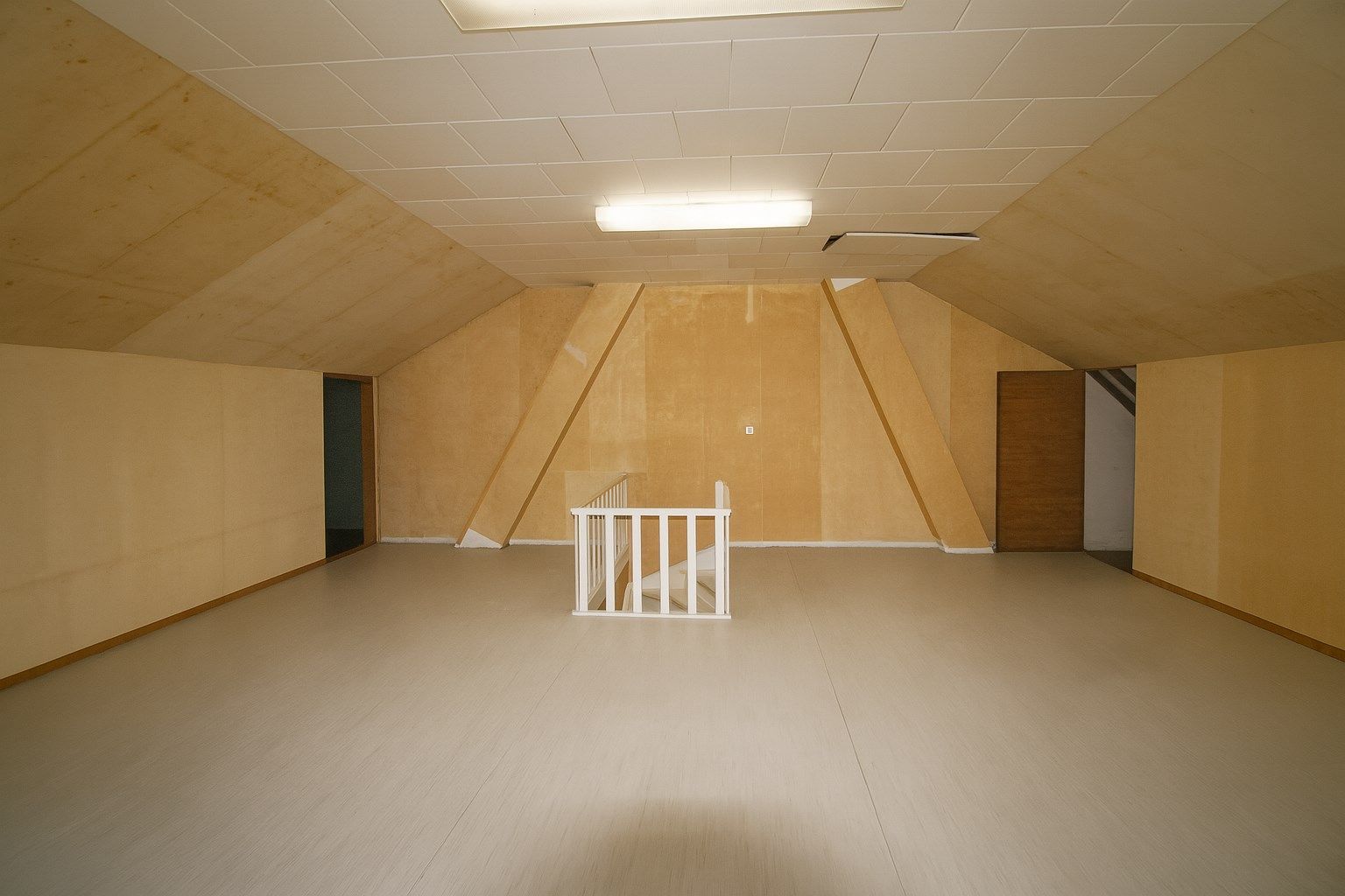 Charmante en ruime halfopen bebouwing met 5 slaapkamers, garage, tuin én topligging in hartje Sint-Niklaas te koop! foto 20