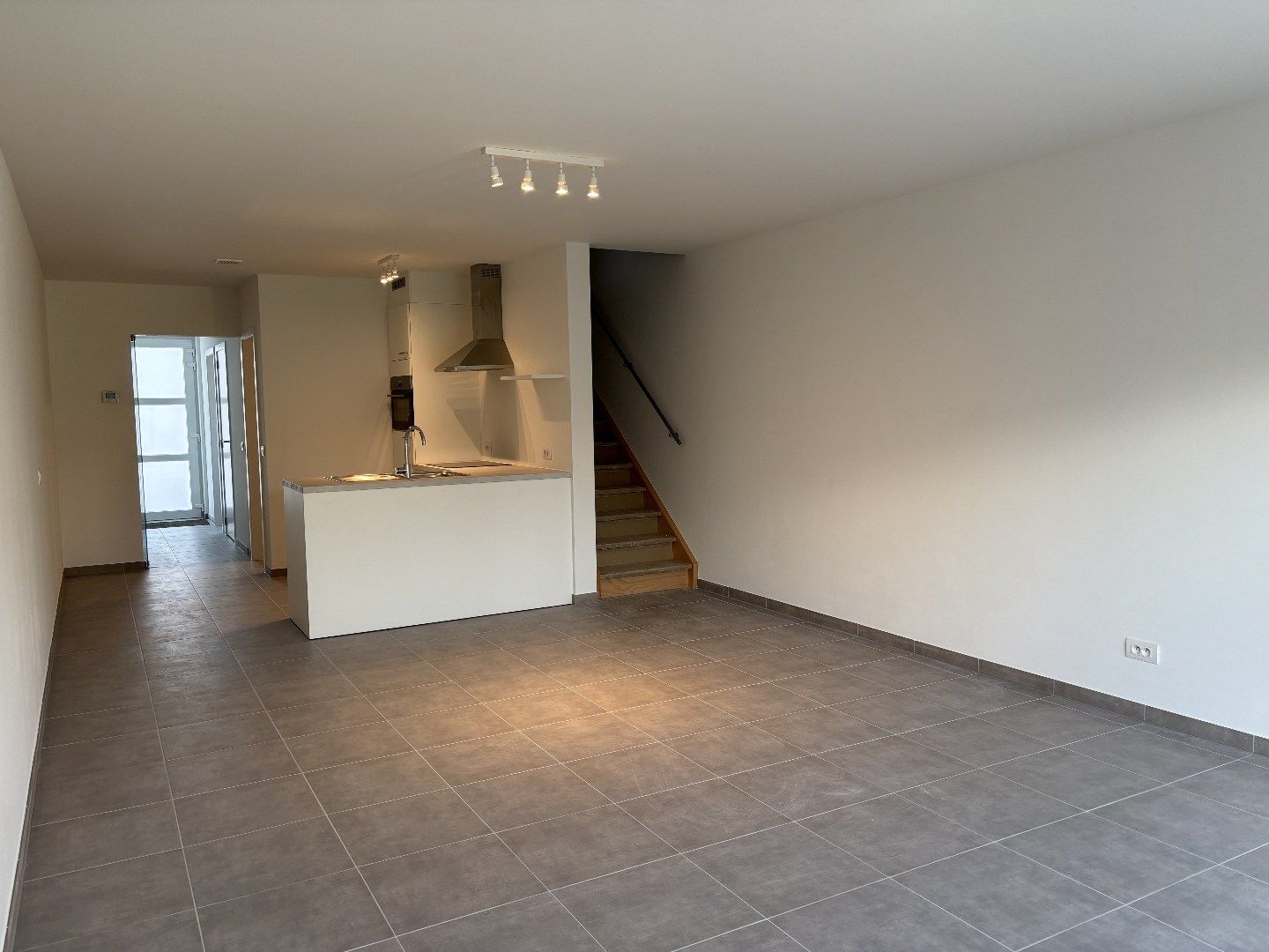 Nieuwbouwwoning met 3 slaapkamers en tuin foto 3