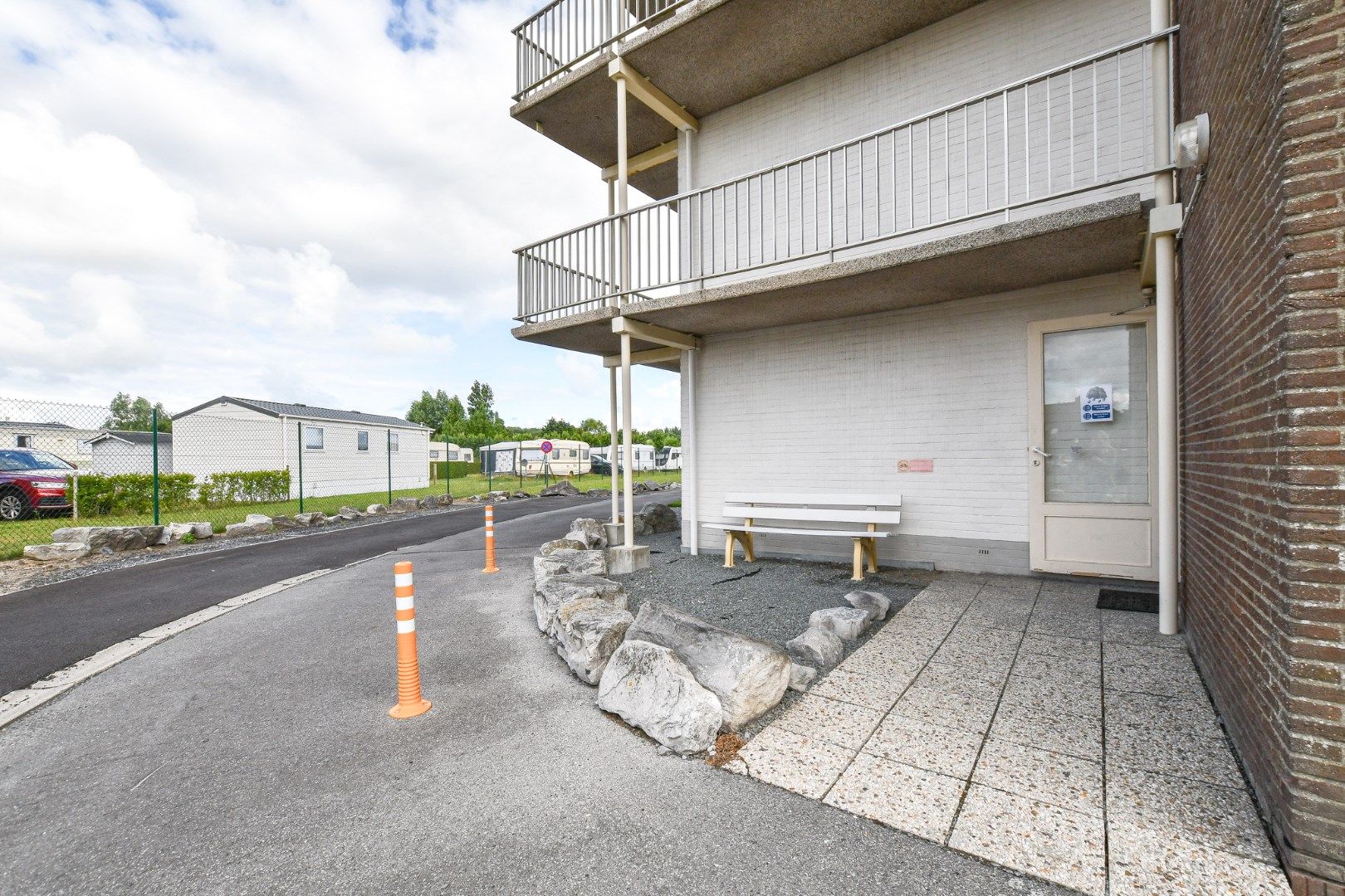 Eénslaapkamerappartement met terras en gratis parking in de Haan, vlakbij strand en zee!  foto 15