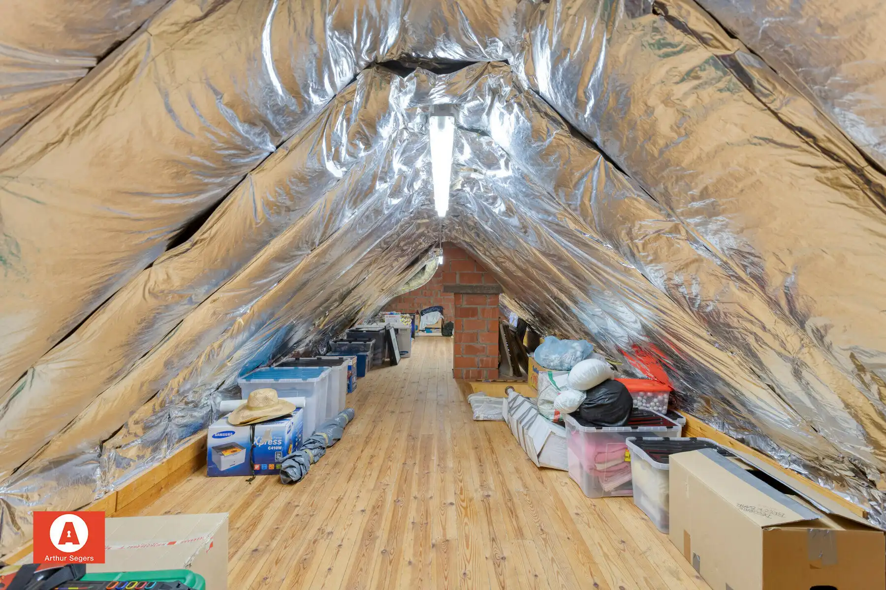 Open bebouwing in een doodlopende straat. foto 23